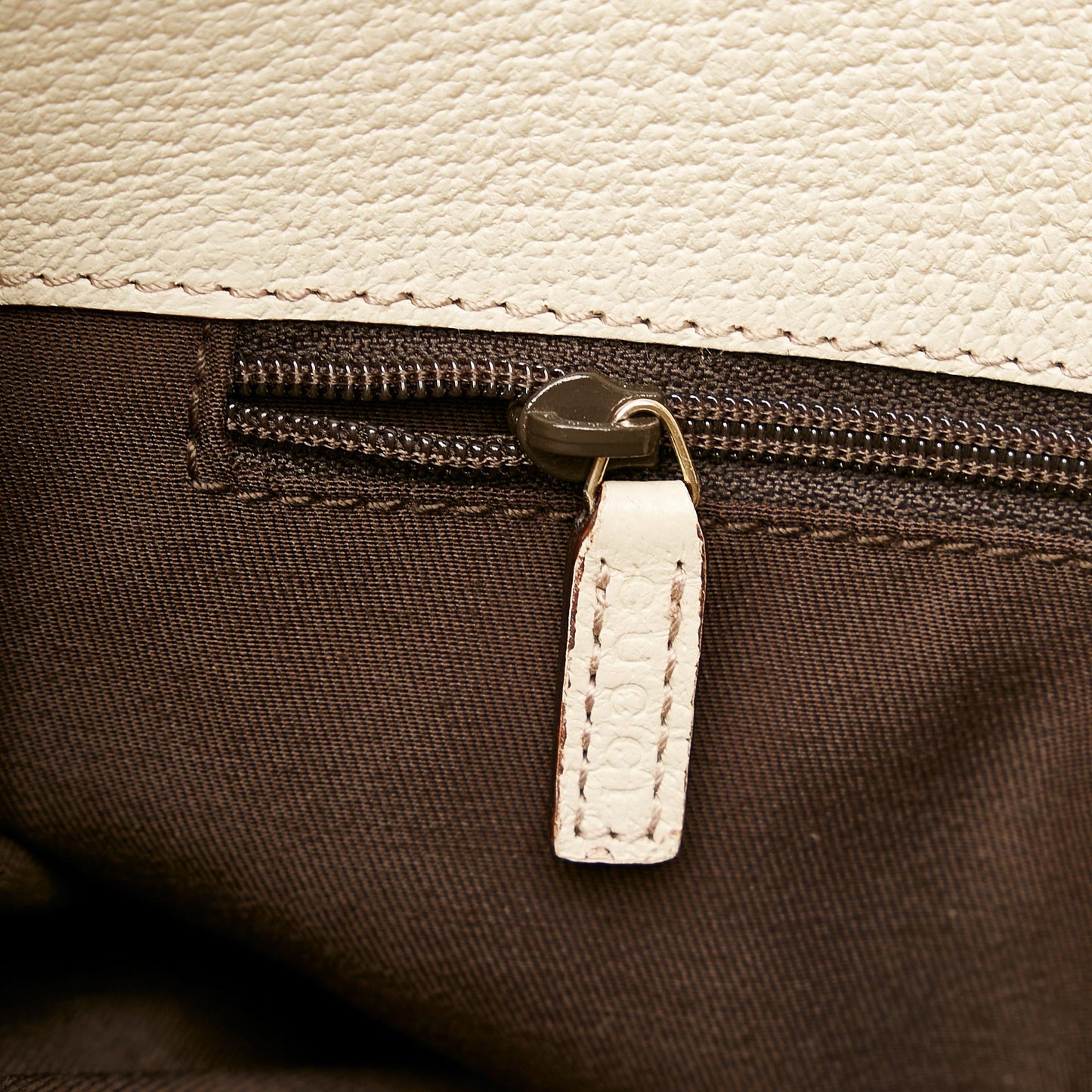 Gucci GG Canvas Eclipse Crossbody Bag (SHG-29812)