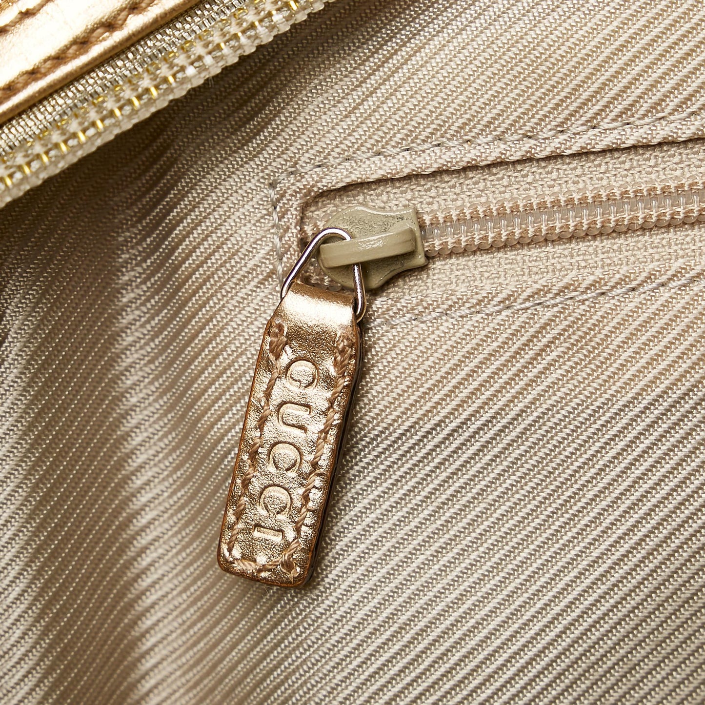 Gucci GG Canvas Handbag (SHG-33121)