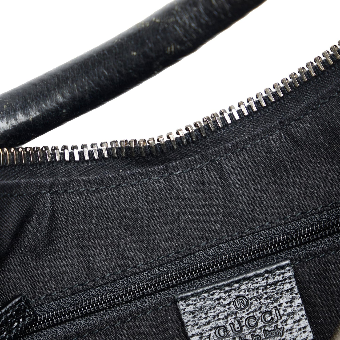 Gucci GG Canvas Shoulder Bag (SHG-uy28qf)