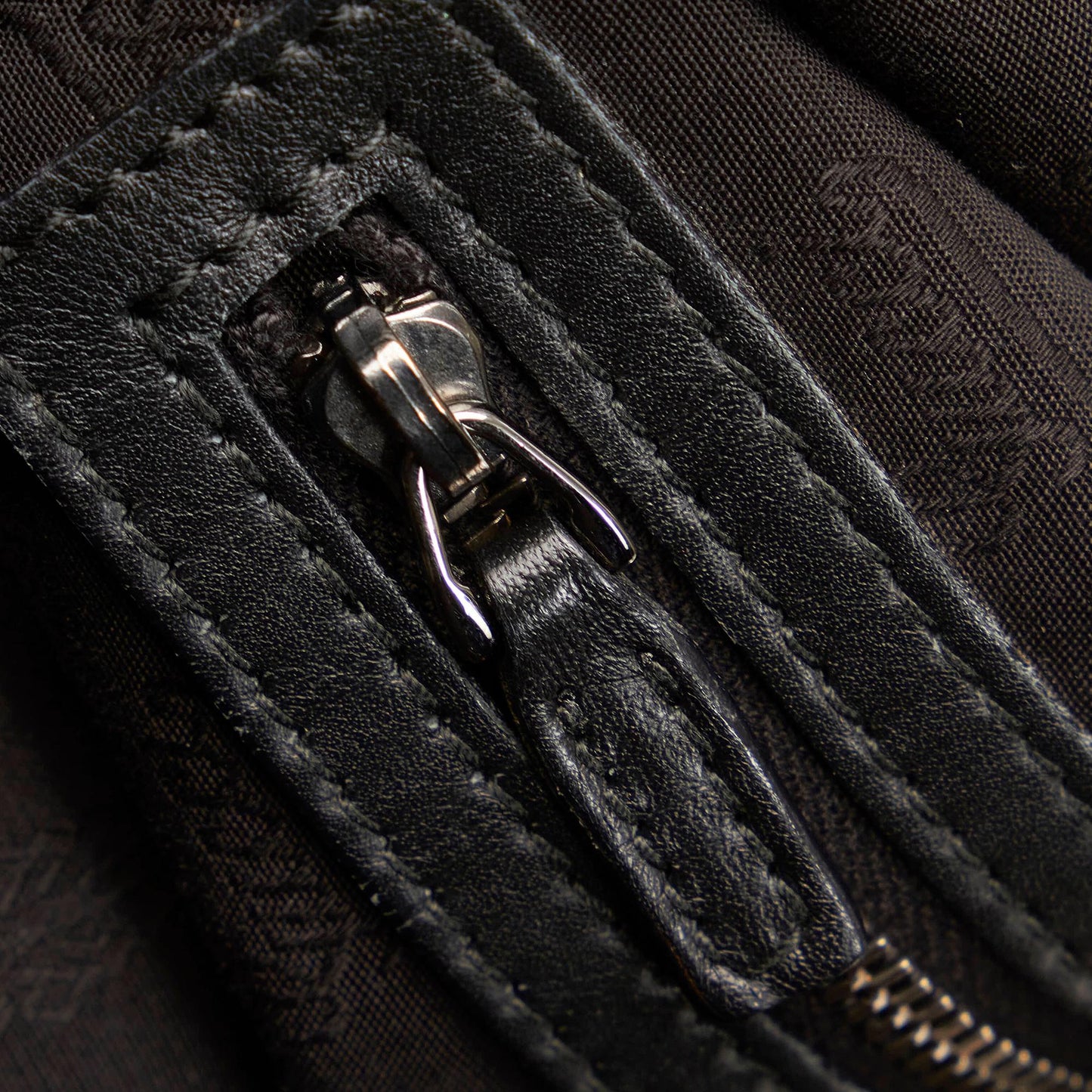 Gucci Galaxy Chain Leather Shoulder Bag (SHG-30815)