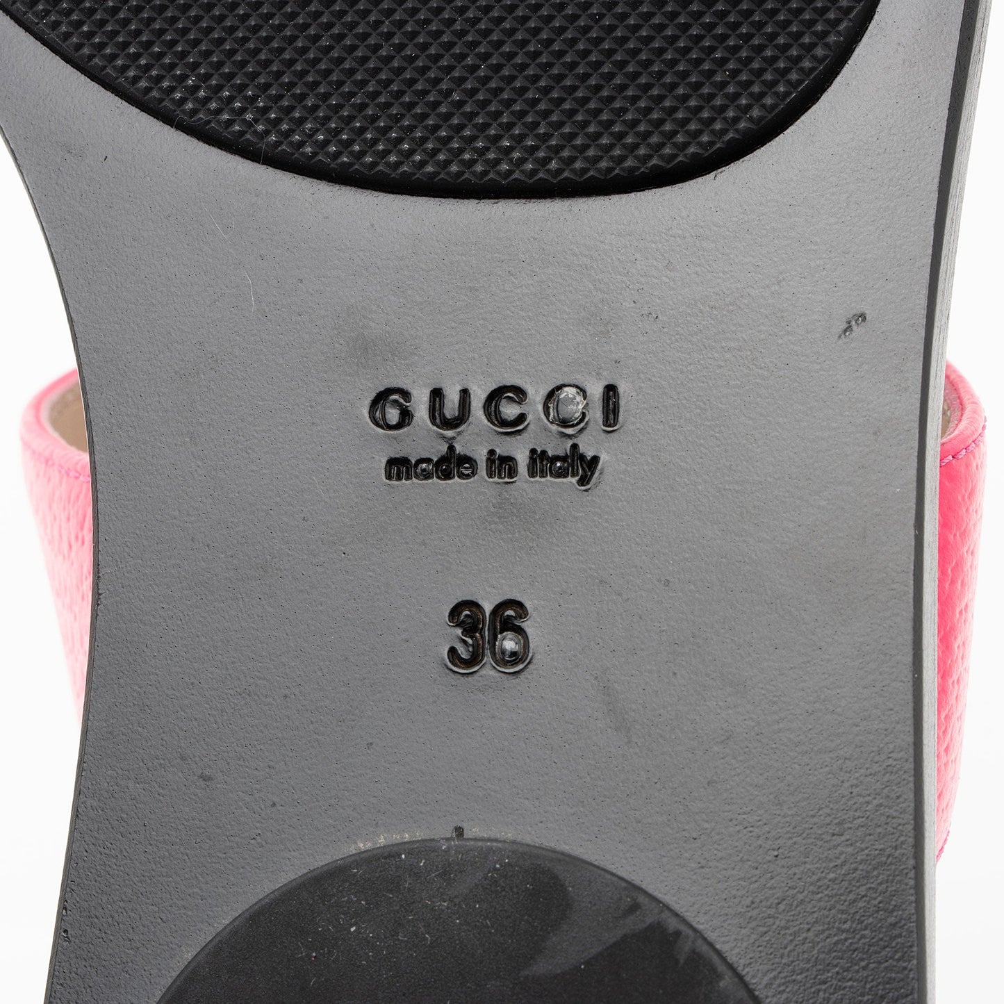 Gucci Leather GG Marmont T Strap Sandals - Size 6 / 36 (SHF-MHM08Q)