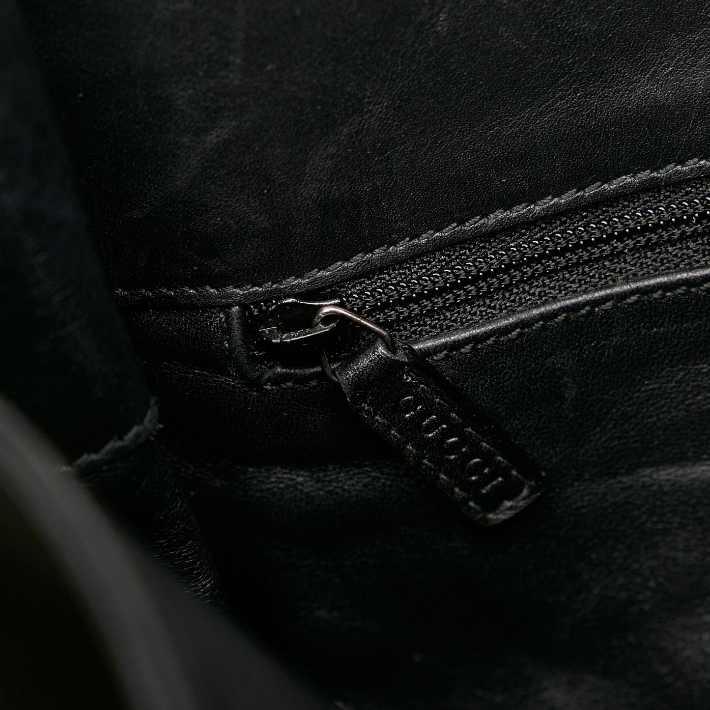 Gucci Leather Shoulder Bag (SHG-29237)