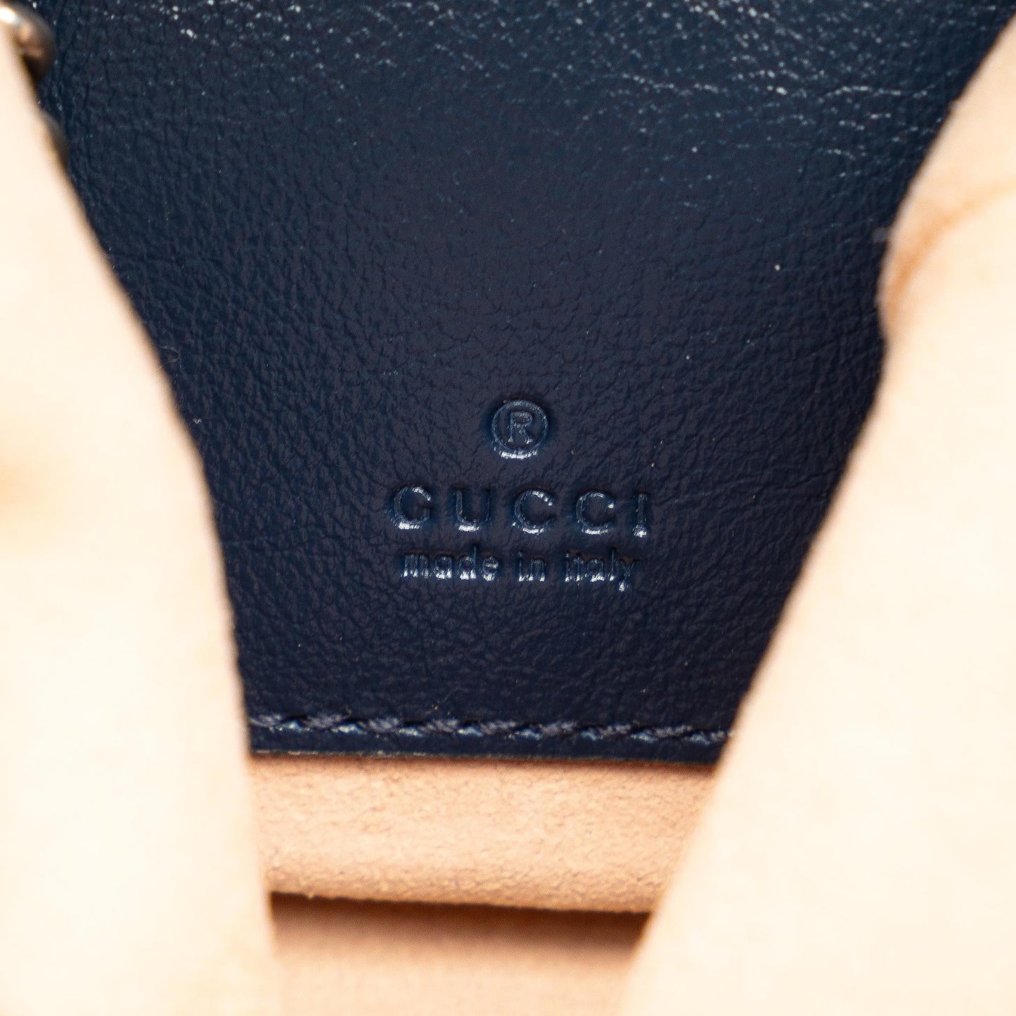Gucci Mini Torchon GG Marmont Bucket Bag (SHG-loXfjO)