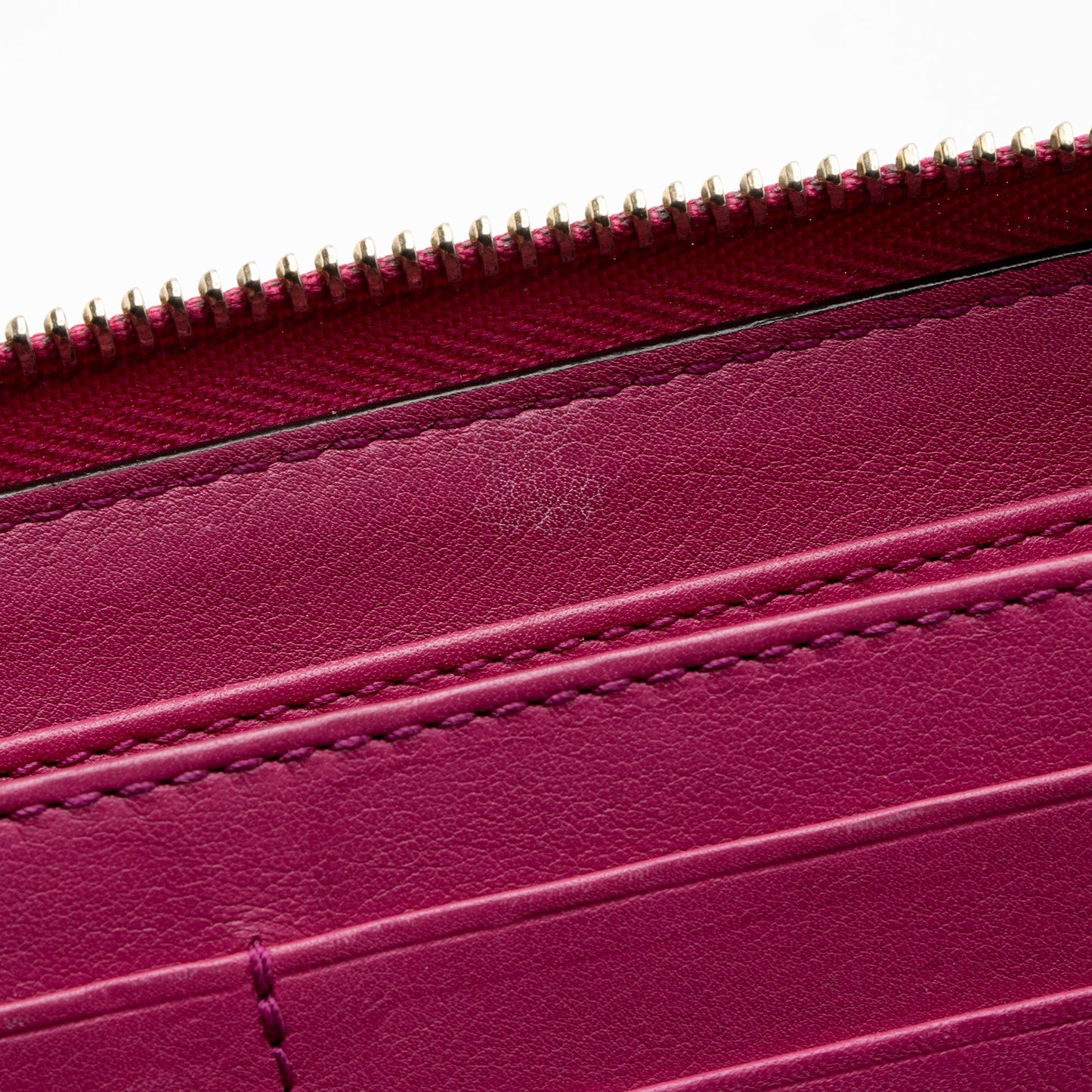 Gucci Patent Leather Soho Travel Zip Around Wallet (SHF-3tKxuo)