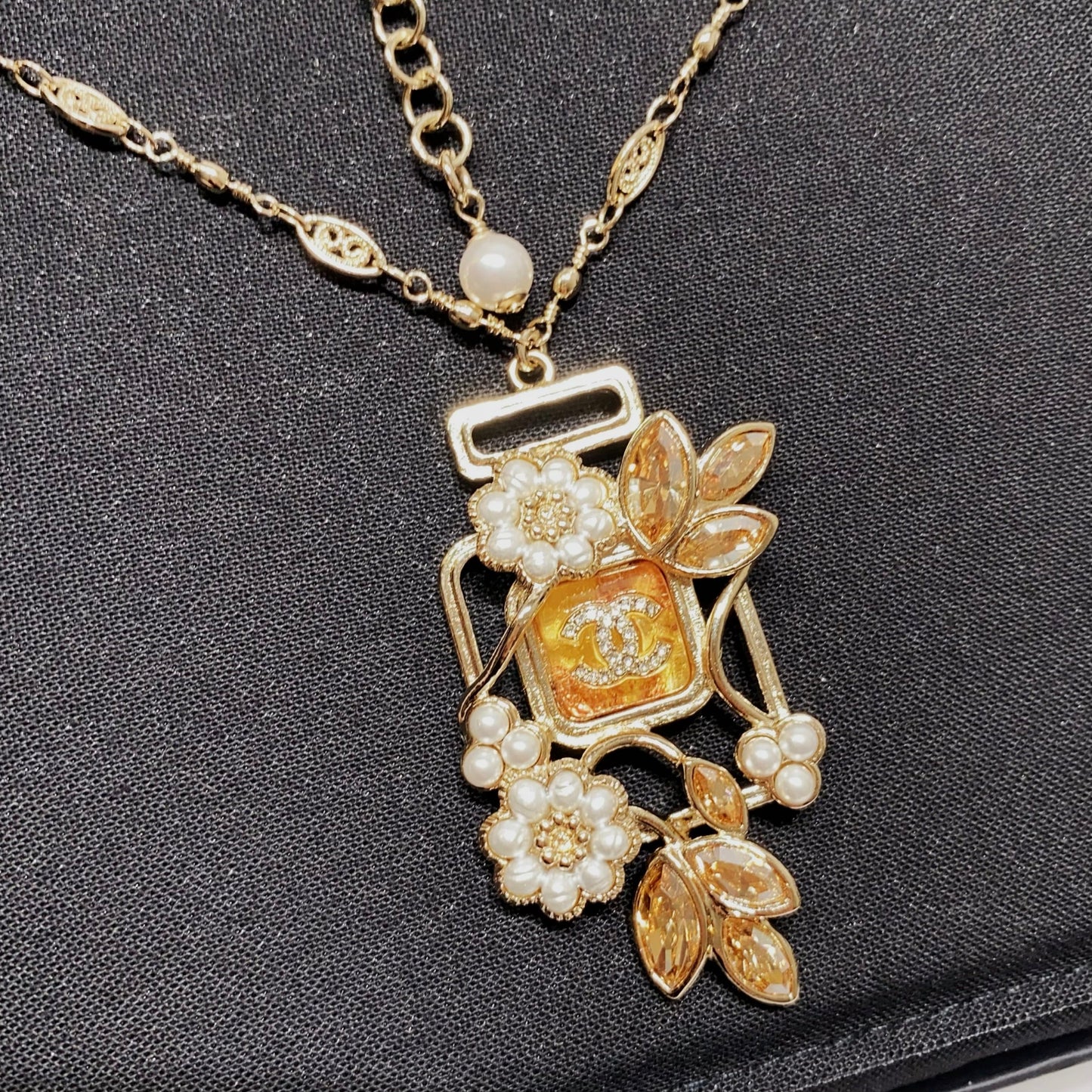 No.4255-Chanel Metal & Pearl Perfume Necklace (Brand New / 全新貨品)