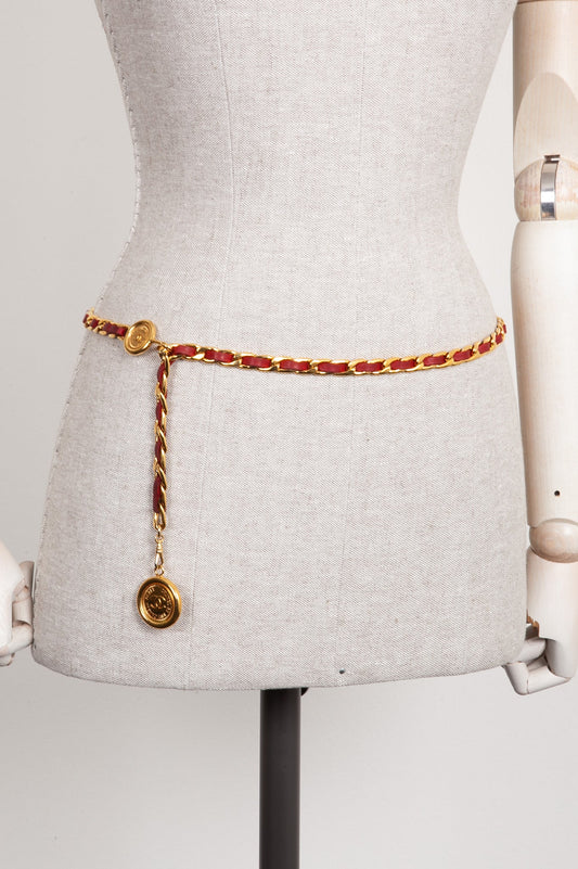 CHANEL Chain Belt with Medaillon Red