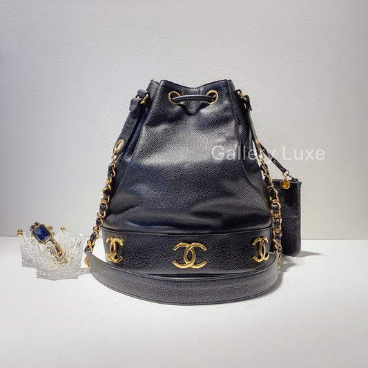 No.2350-Chanel Vintage Caviar 6CC Bucket