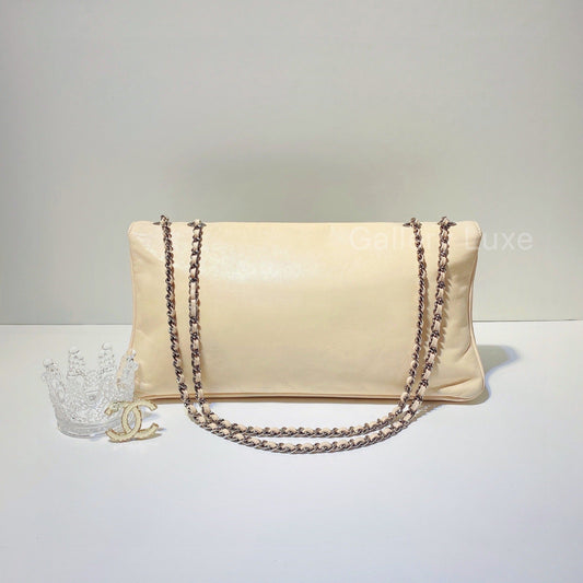 No.2644-Chanel Mademoiselle Lock Shoulder Bag