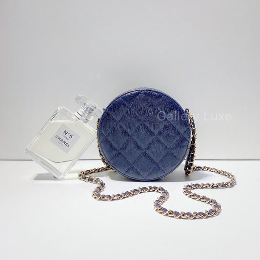 No.2715-Chanel Caviar Clutch with Chain