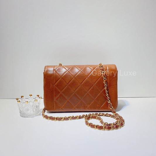 No.2632-Chanel Vintage Lambskin Diana Bag 22cm