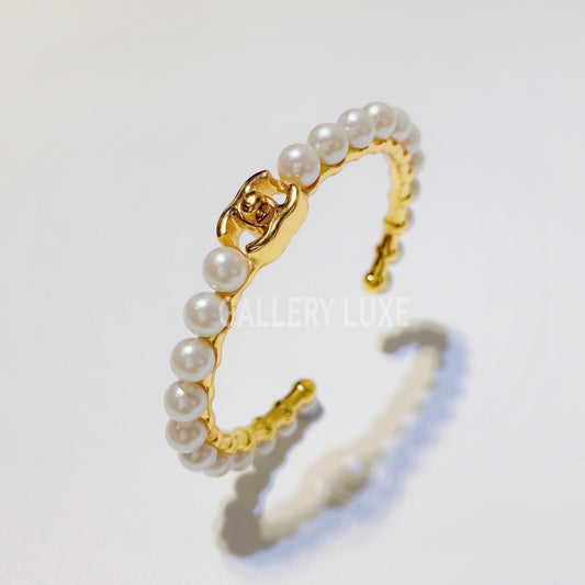No.3293-Chanel Metal Pearl & Lambskin Cuff