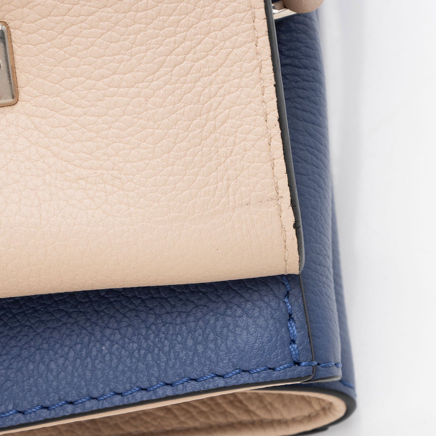 Louis Vuitton Calfskin Lockme II Satchel (SHF-SVCsUl)
