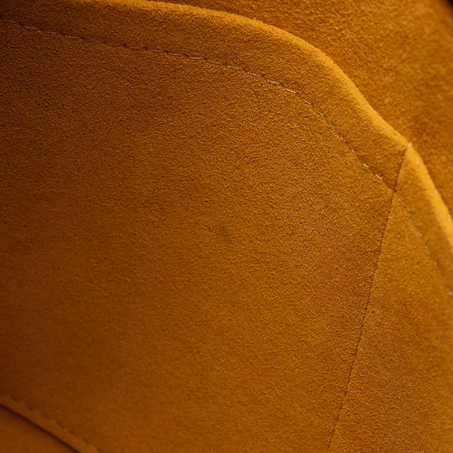 Louis Vuitton Calfskin Tufted Monogram Canvas On My Side MM Tote (SHF-WP5JFh)