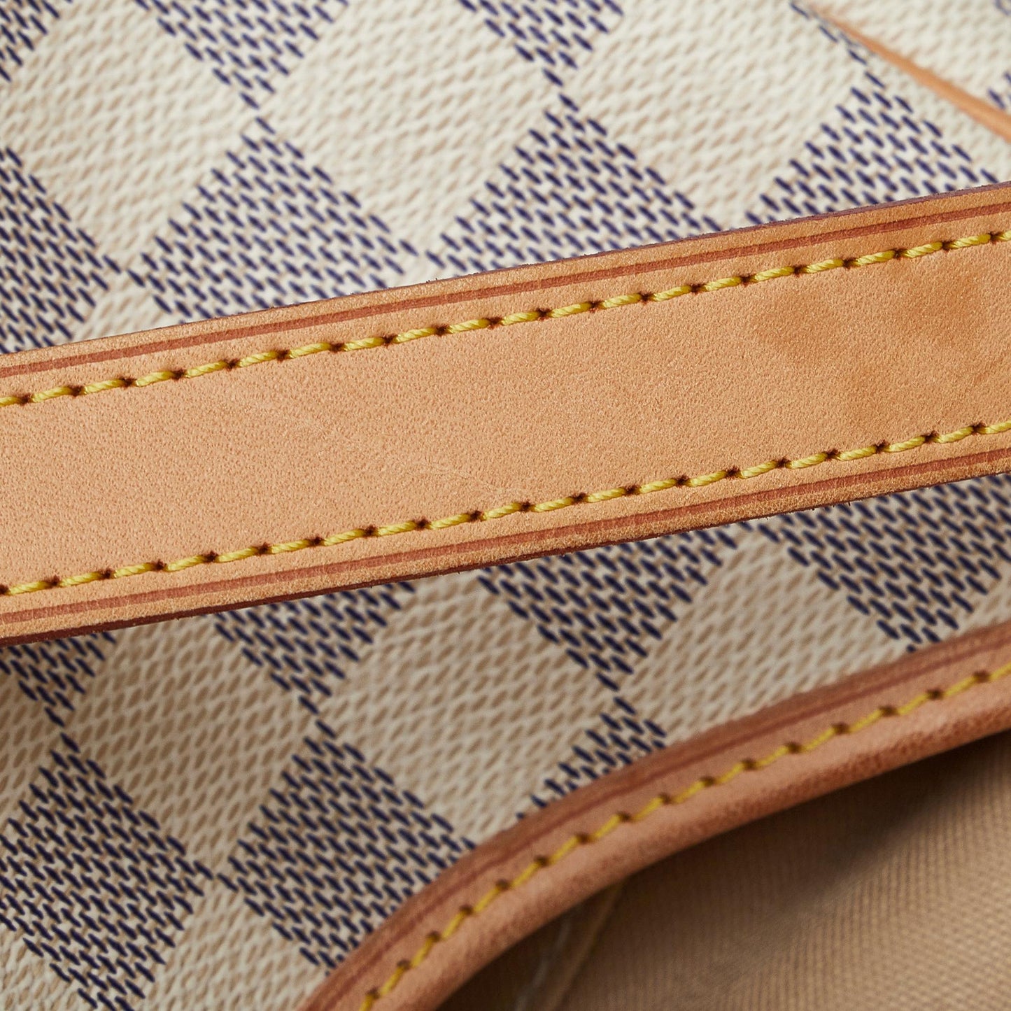 Louis Vuitton Damier Azur Saumur (SHG-06Eeks)