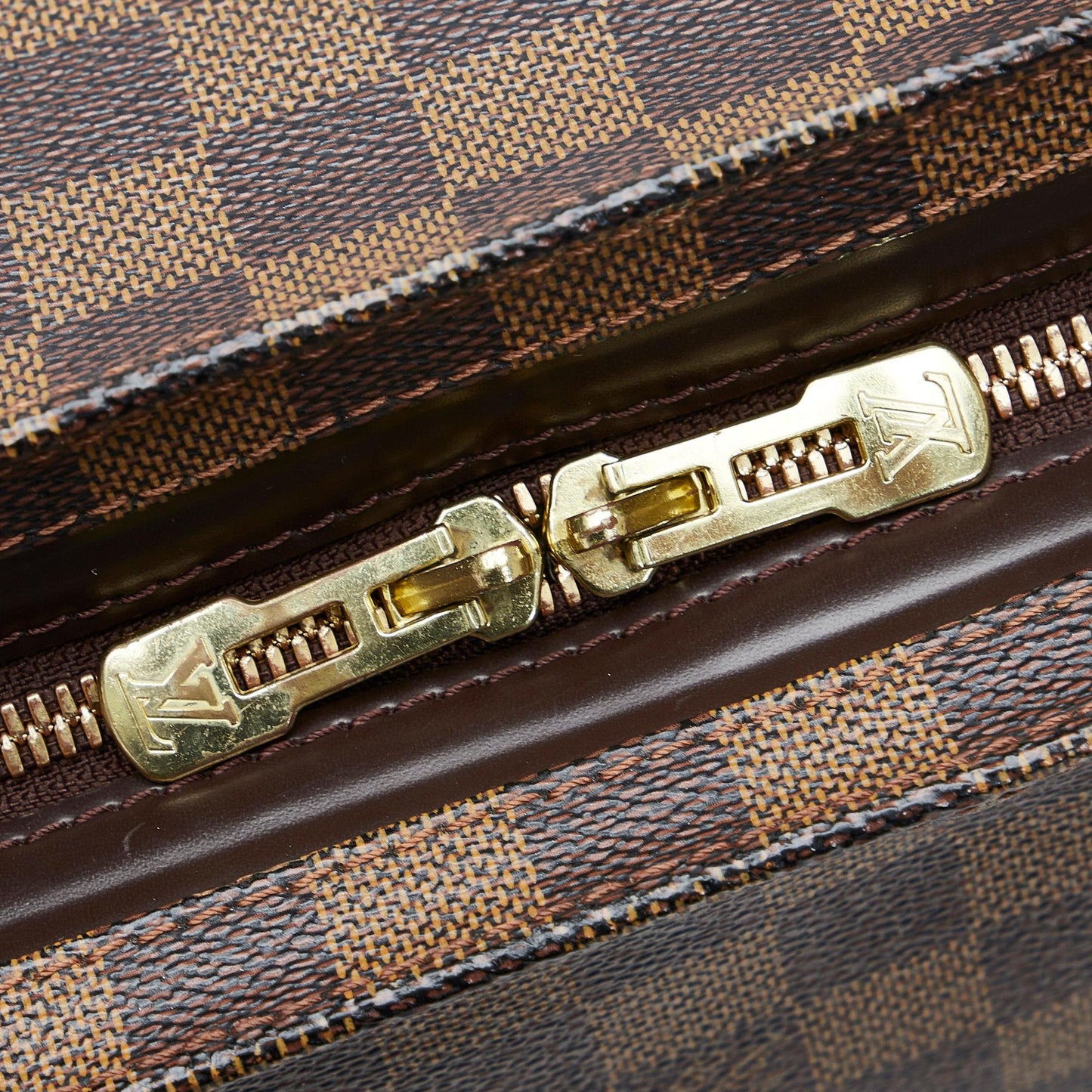 Louis Vuitton Damier Ebene Chelsea (SHG-WTVDEh)