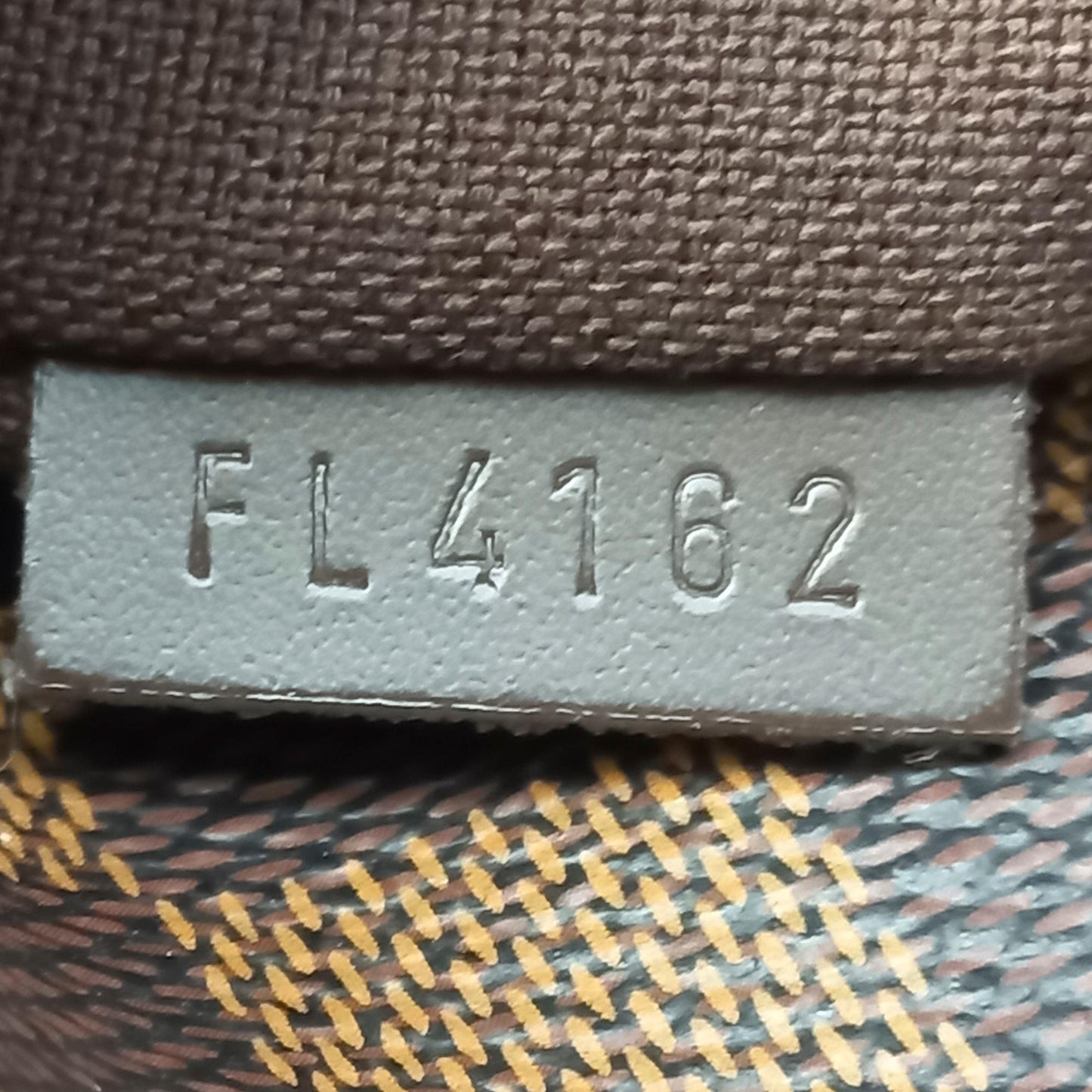 Louis Vuitton Damier Ebene District PM (SHG-35160)