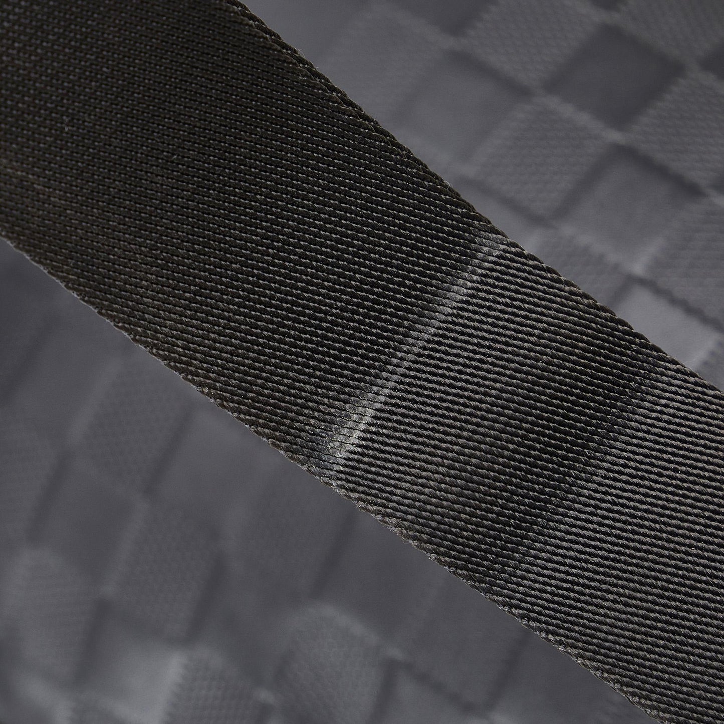 Louis Vuitton Damier Infini Avenue Sling (SHG-L8u3cT)