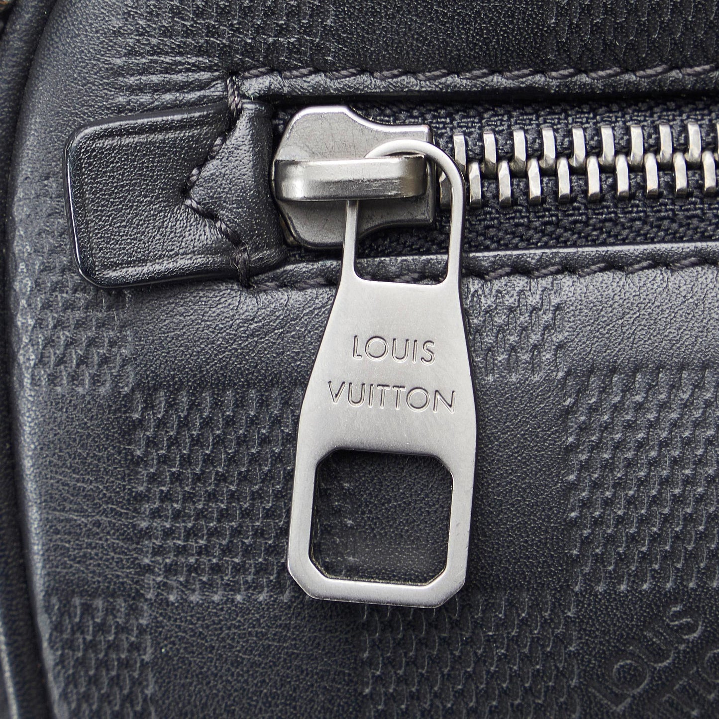 Louis Vuitton Damier Inifini Ambler (SHG-OZ4O85)