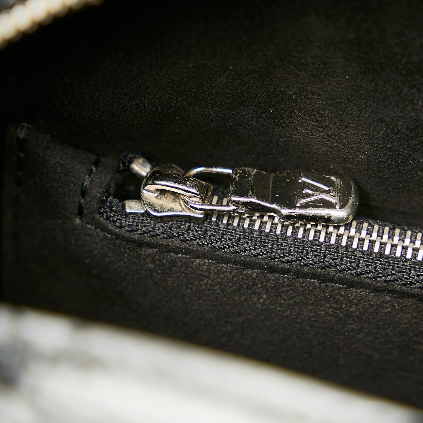 Louis Vuitton Electric Epi Pont Neuf GM (SHG-28804)