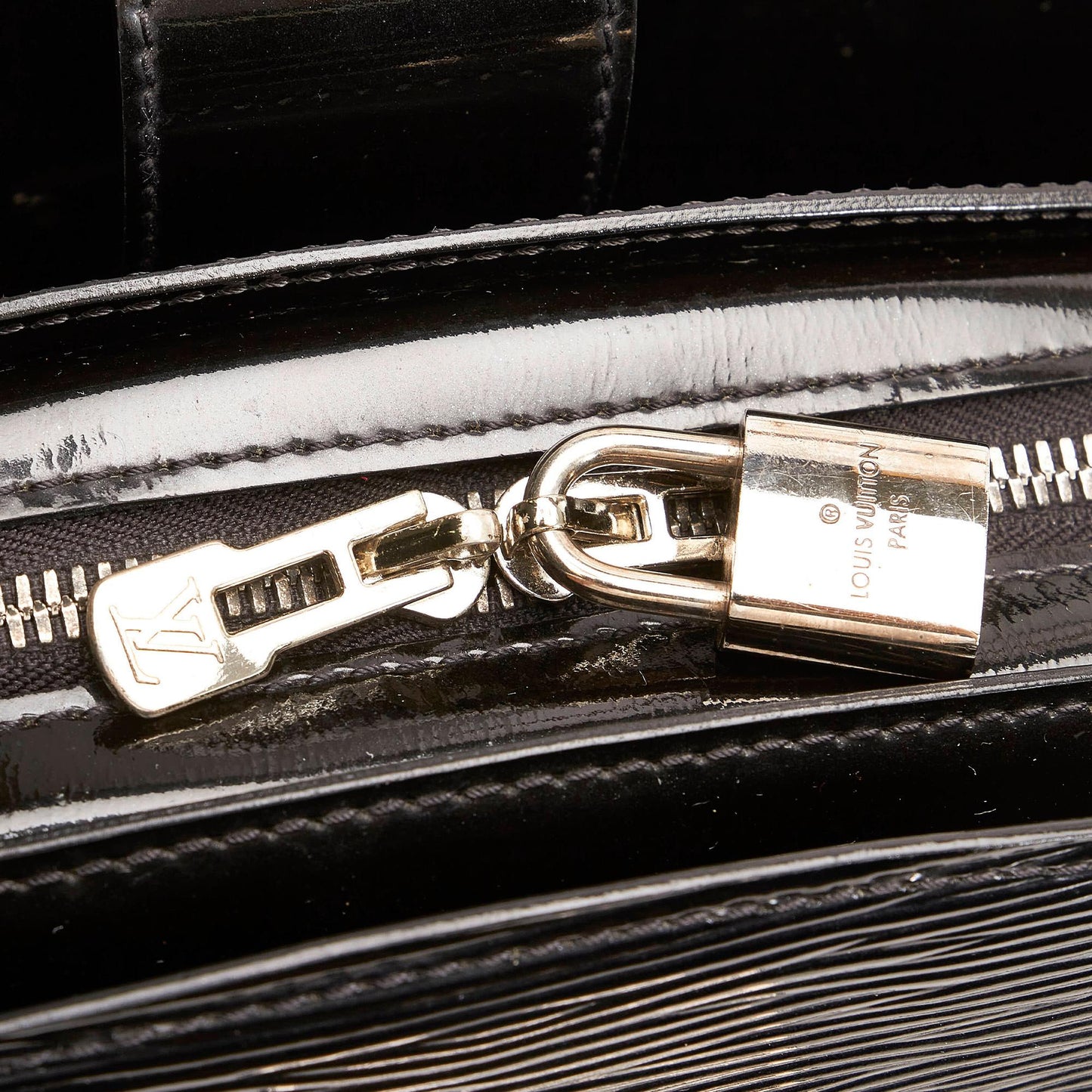 Louis Vuitton Electric Epi Pont Neuf GM (SHG-29836)