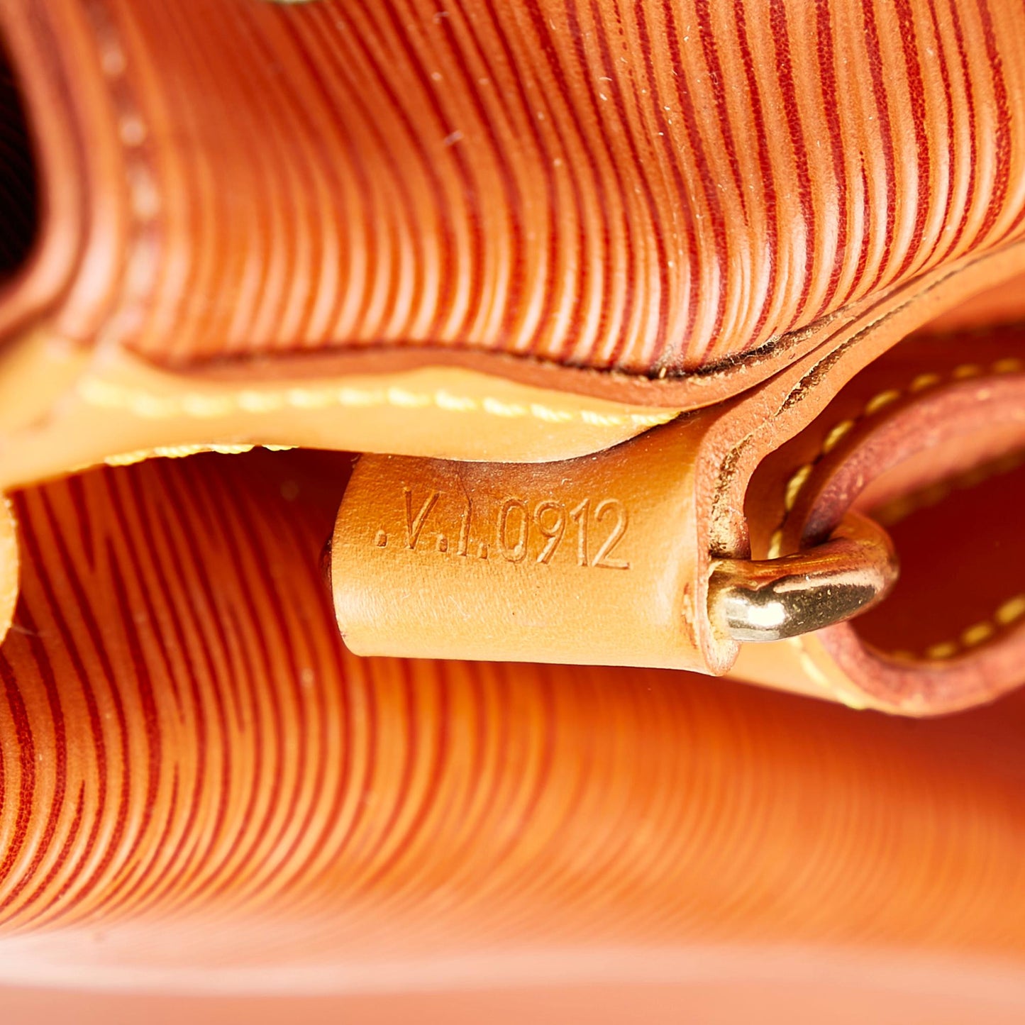 Louis Vuitton Epi Bicolor Noe (SHG-31395)