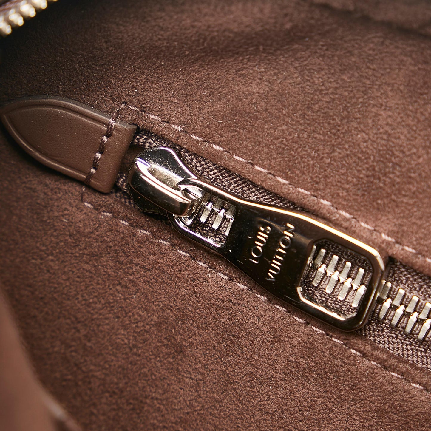 Louis Vuitton Epi Brooks (SHG-35075)