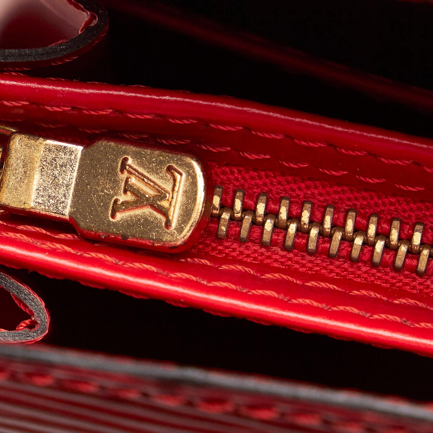 Louis Vuitton Epi Capucines (SHG-30252)