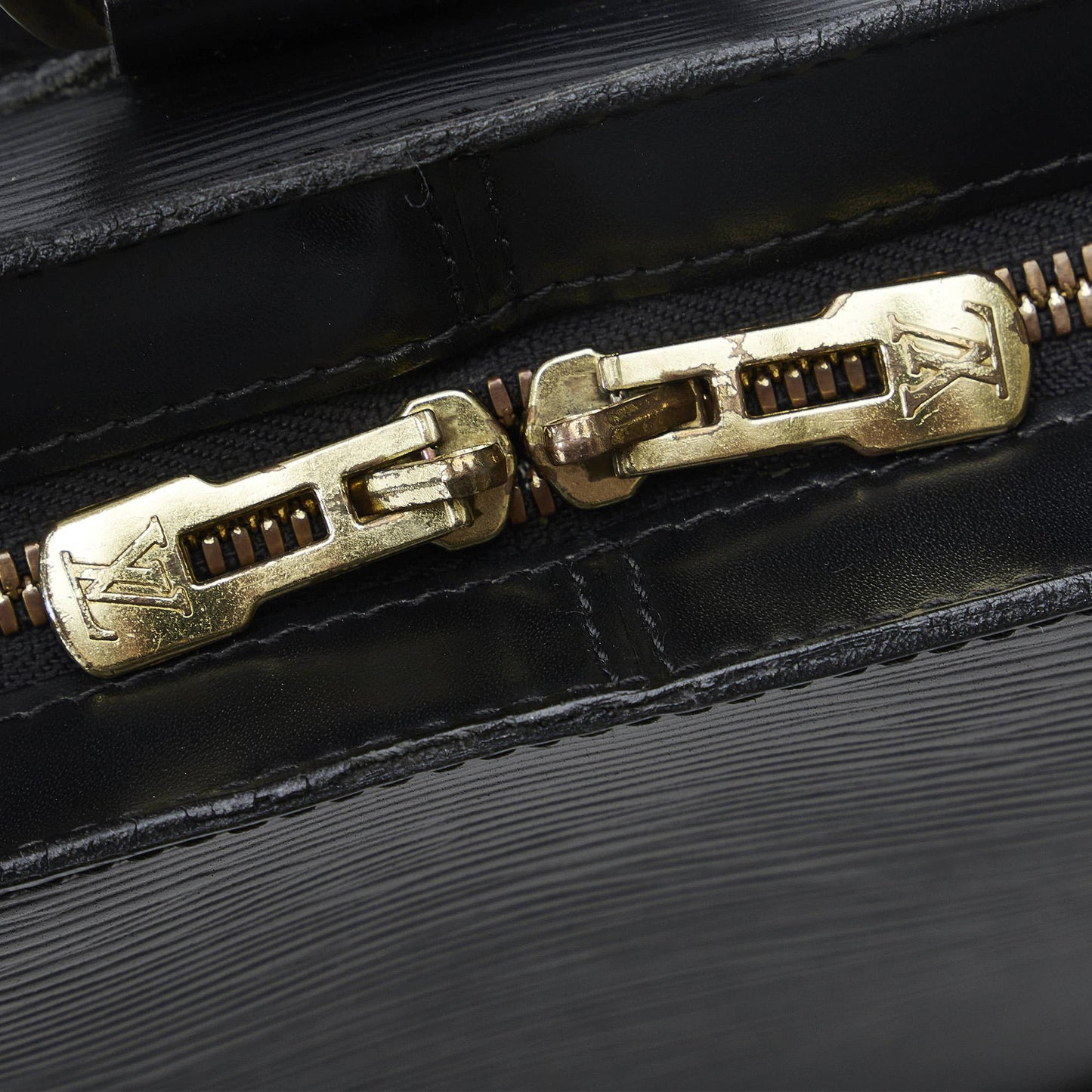 Louis Vuitton Epi Gobelins (SHG-8F4Z35)