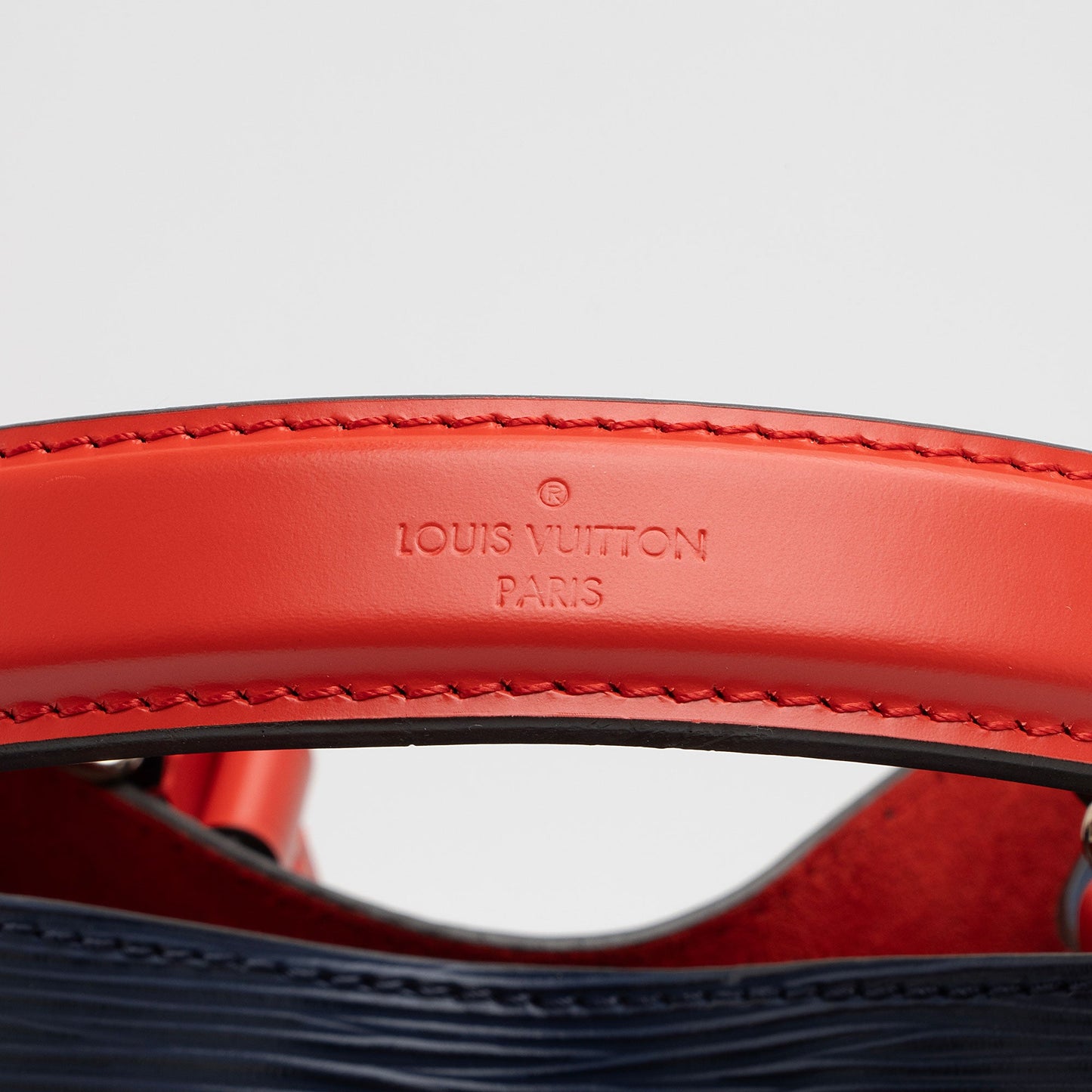 Louis Vuitton Epi Leather Neonoe Shoulder Bag (SHF-GEeAHX)