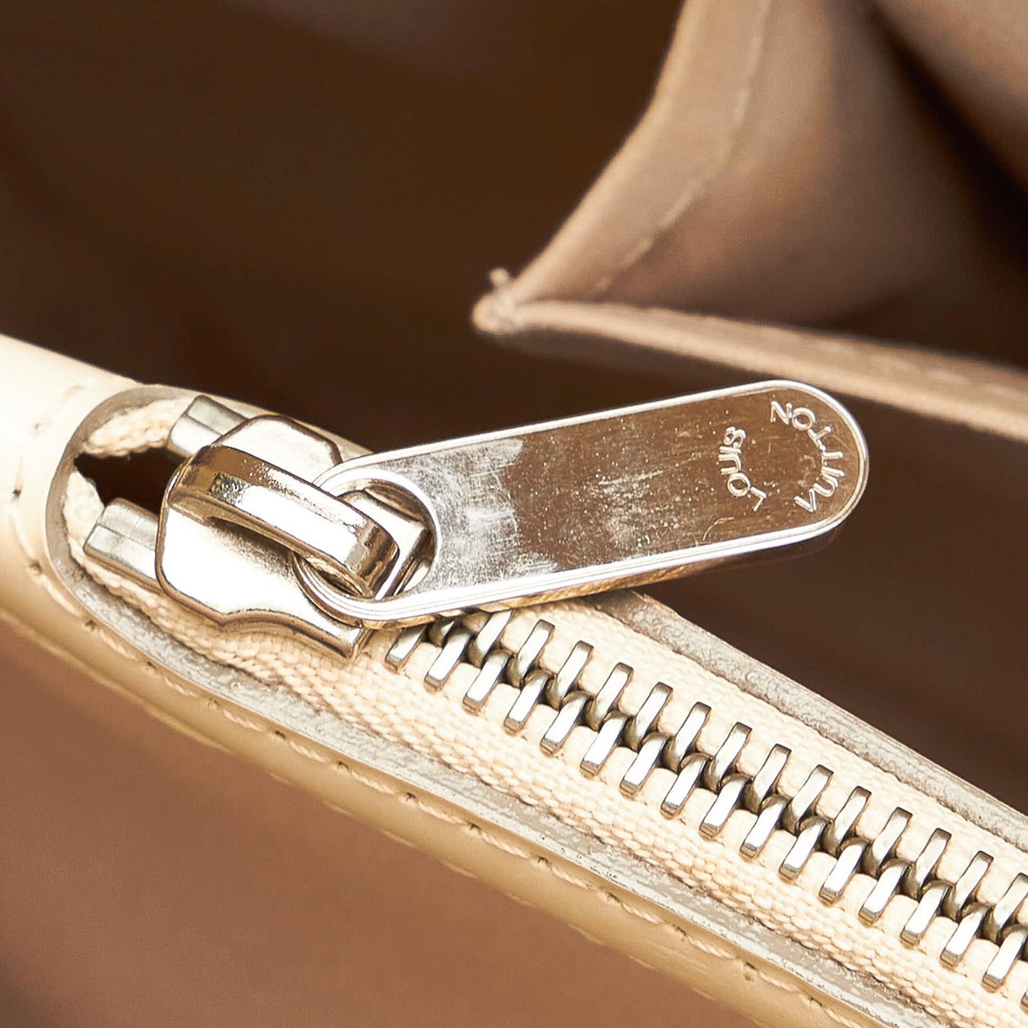 Louis Vuitton Epi Passy GM (SHG-31359)
