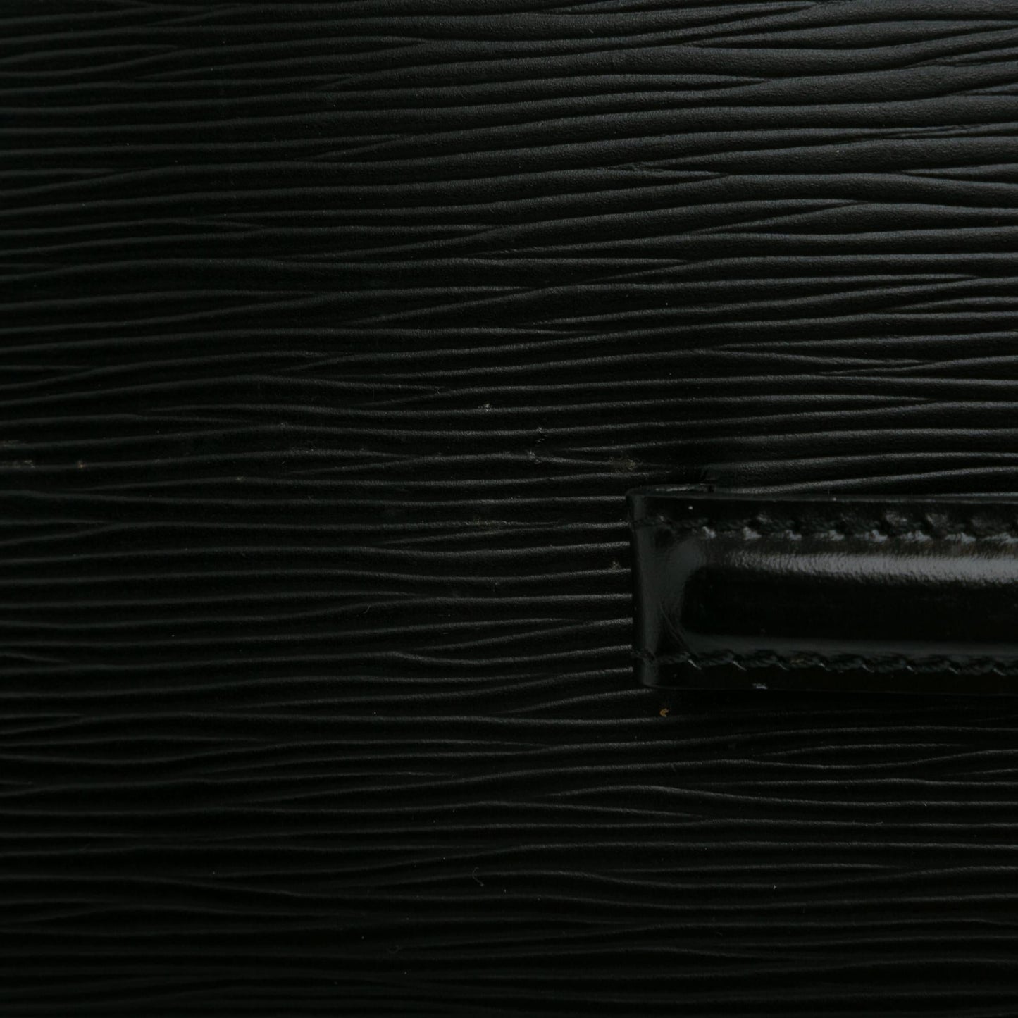 Louis Vuitton Epi Pochette Chaillot (SHG-b8islk)