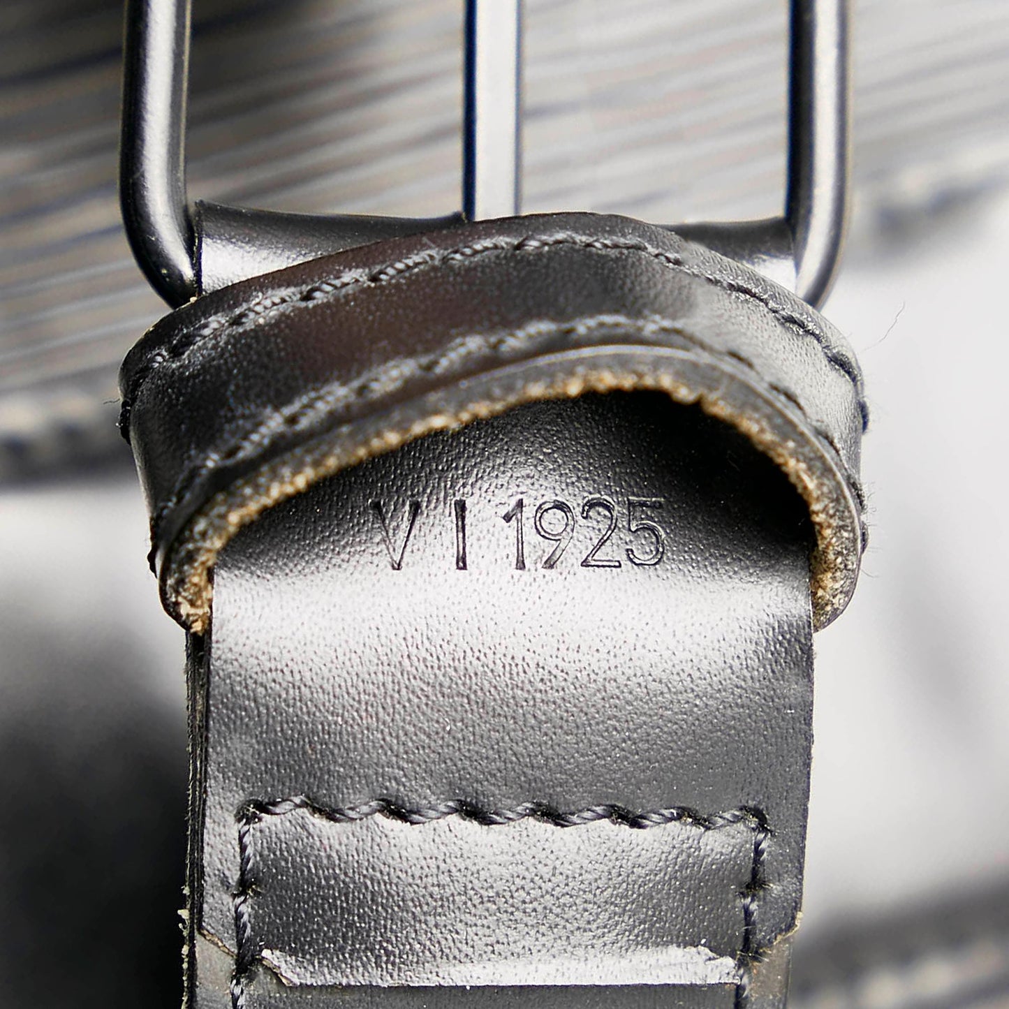 Louis Vuitton Epi Sac dEpaule (SHG-28162)