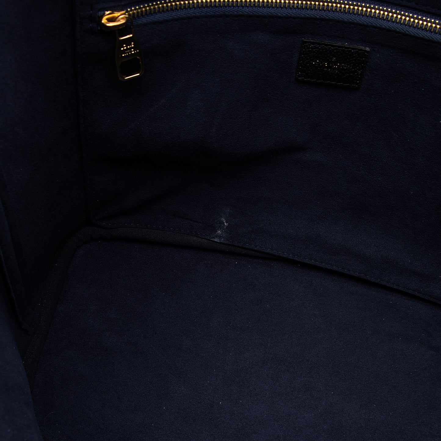 Louis Vuitton Giant Monogram Empreinte Neverfull MM Tote (SHF-gigHPZ)