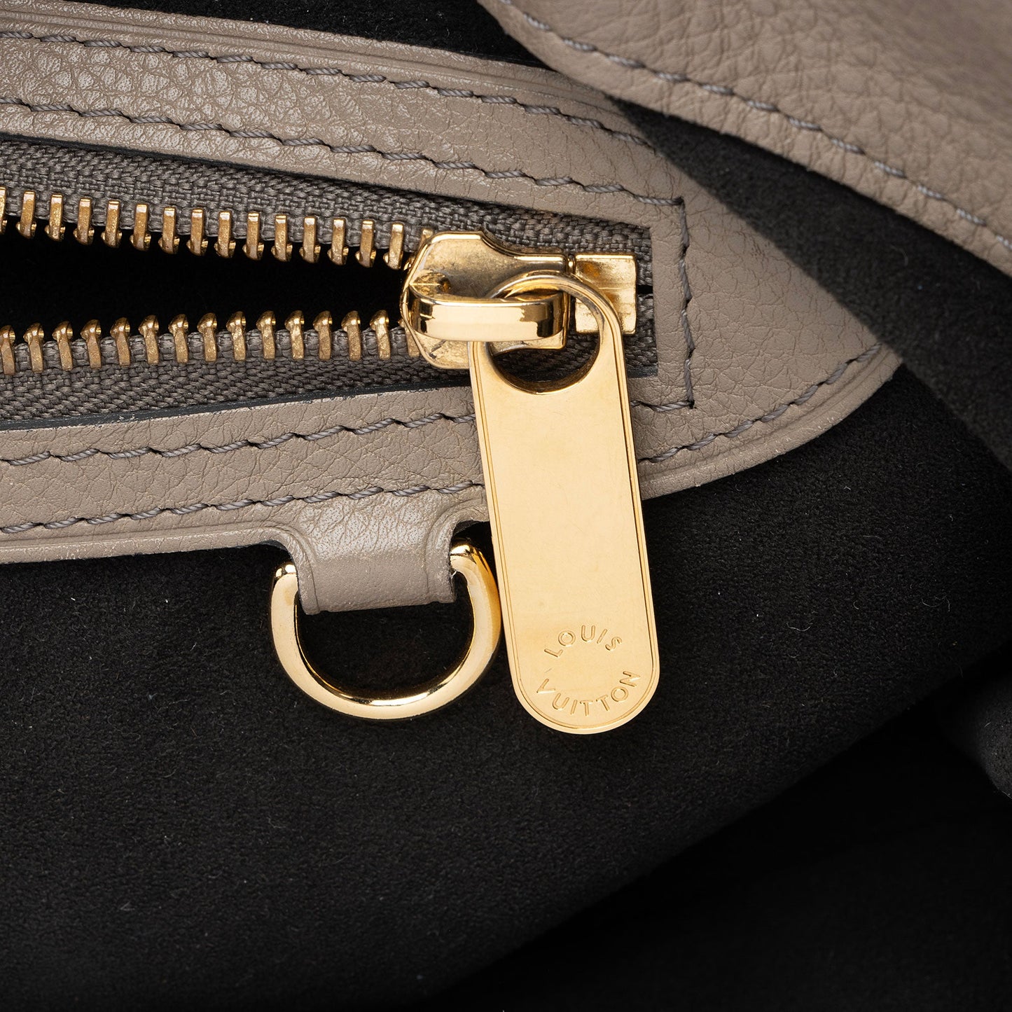 Louis Vuitton Mahina Leather Cirrus PM Satchel