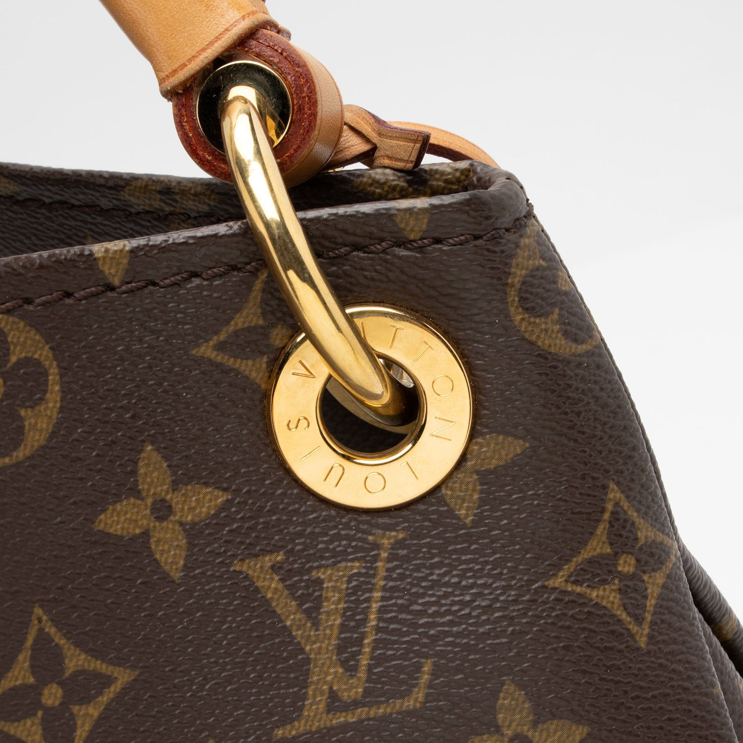 Louis Vuitton Monogram Canvas Artsy MM Shoulder Bag (SHF-sGWlCK)