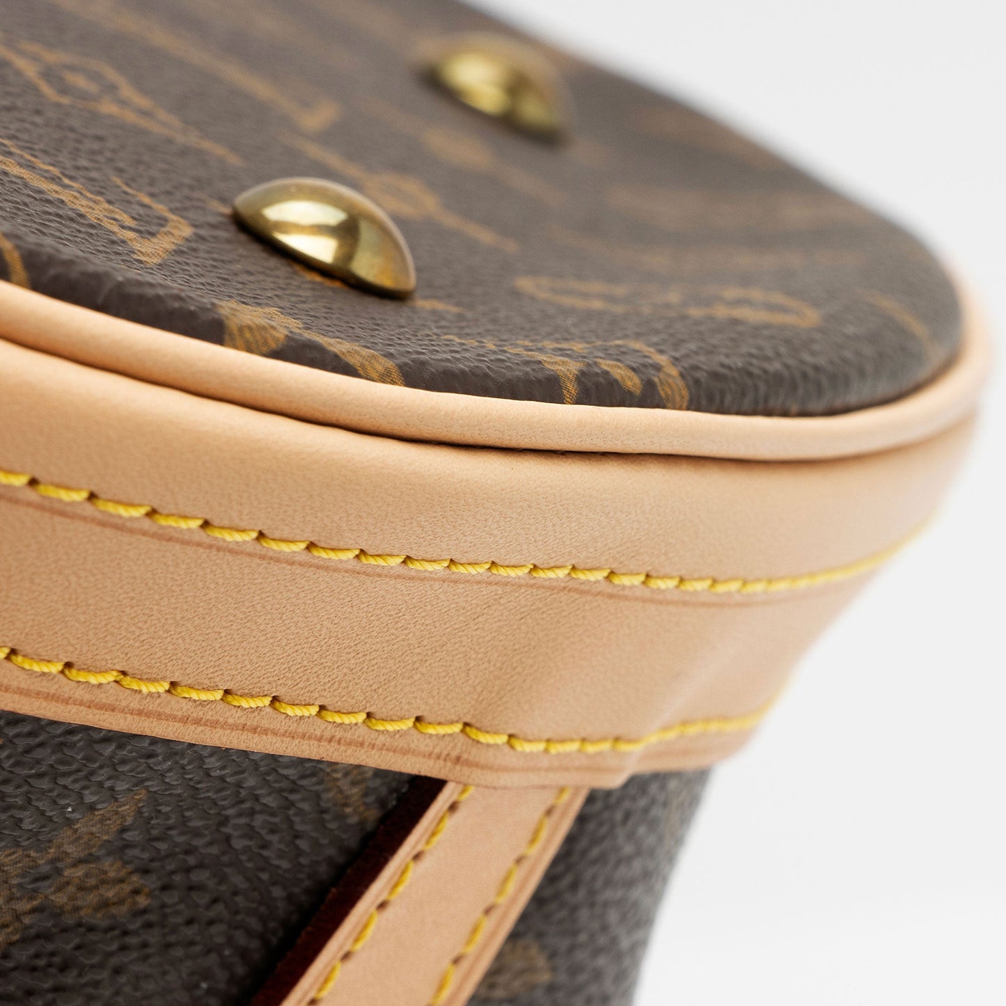 Louis Vuitton Monogram Canvas Bucket GM Tote (SHF-2wyVk0)