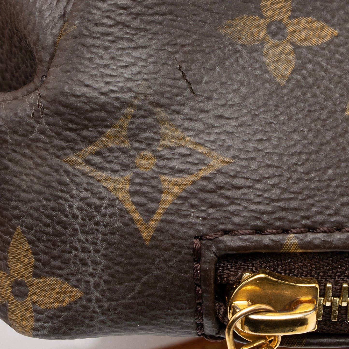 Louis Vuitton Monogram Canvas Bumbag (SHF-EQpZuq)