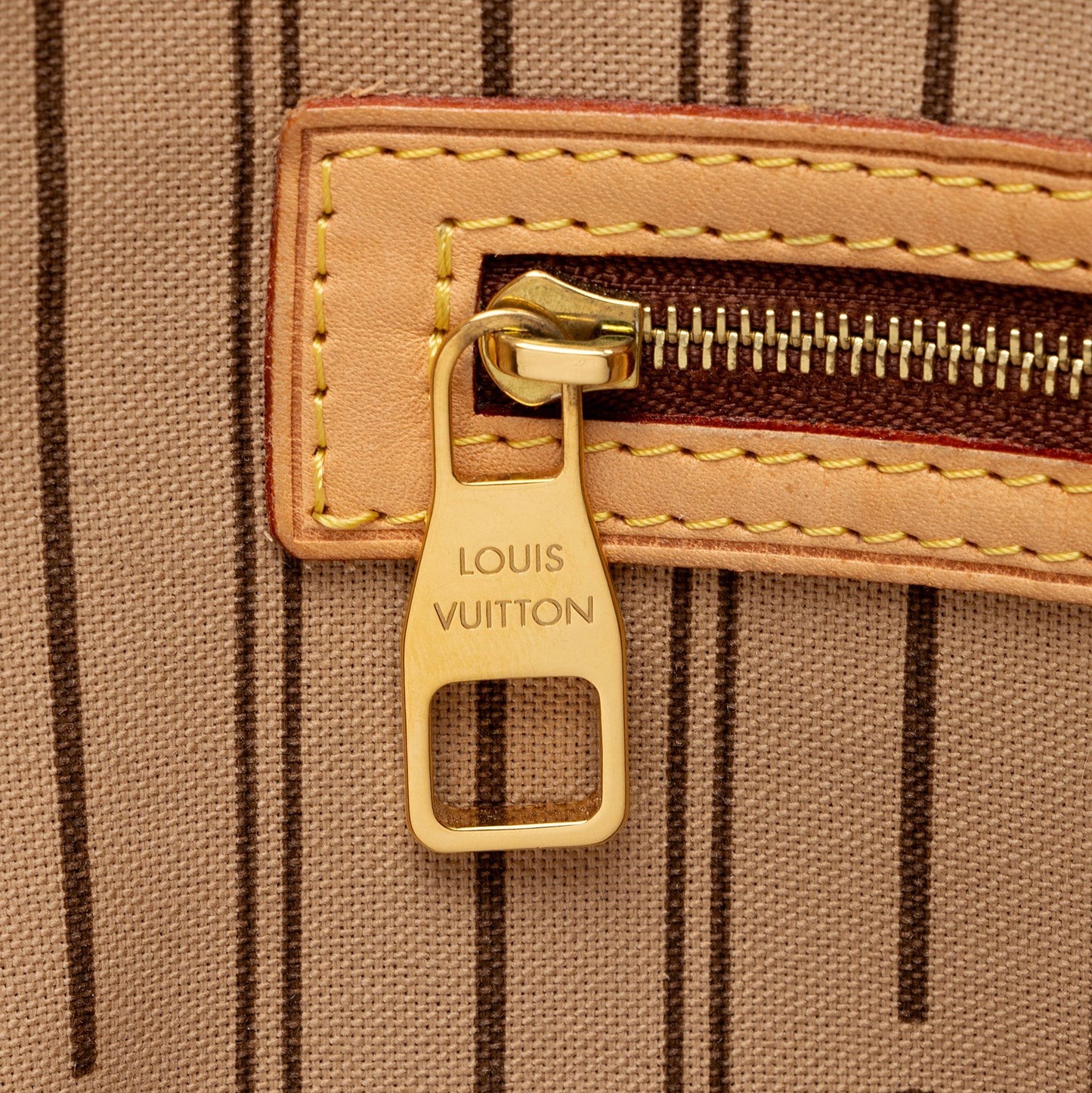 Louis Vuitton Monogram Canvas Delightful MM Shoulder Bag (SHF-eGqjbc)
