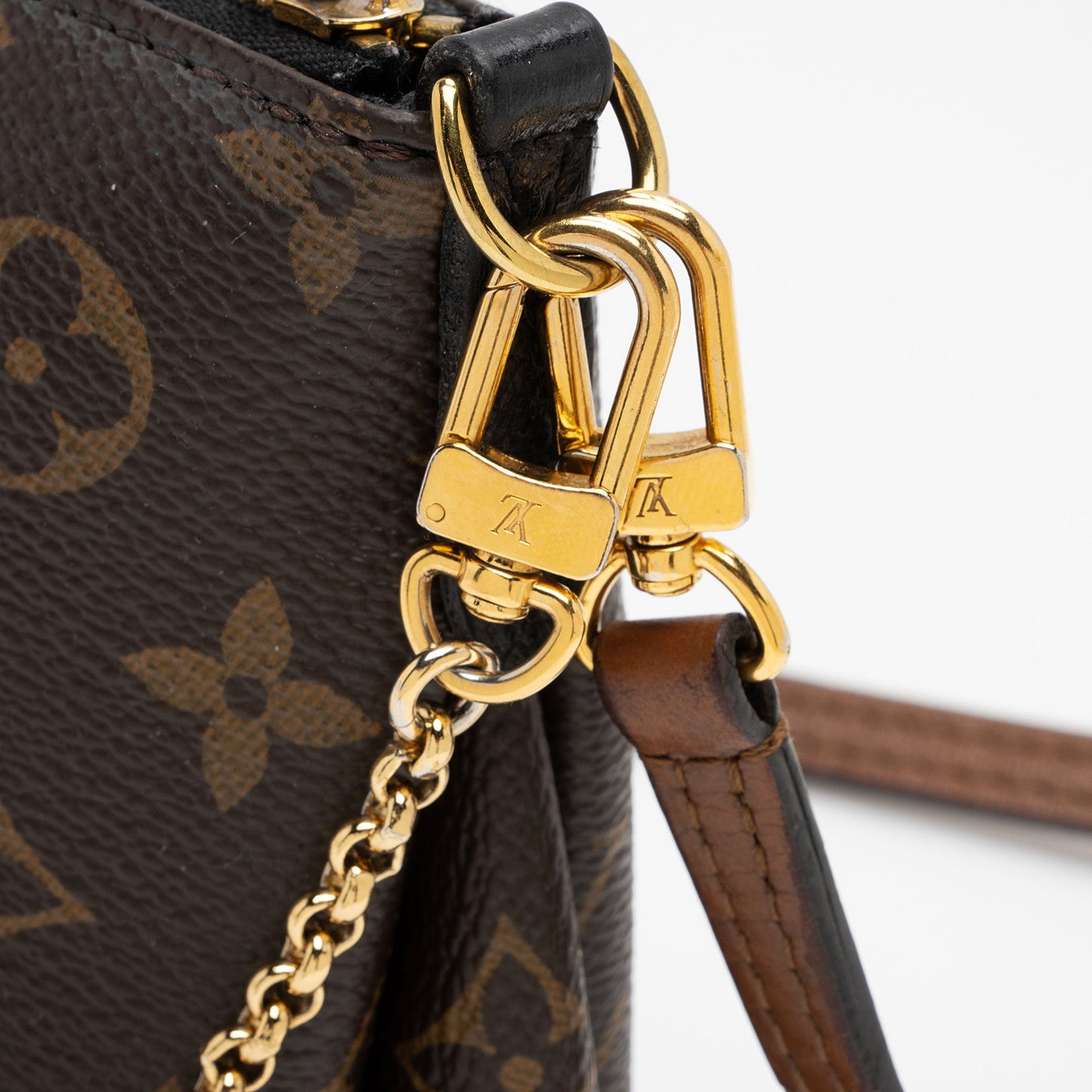 Louis Vuitton Monogram Canvas Pallas Clutch (SHF-NlhfvZ)