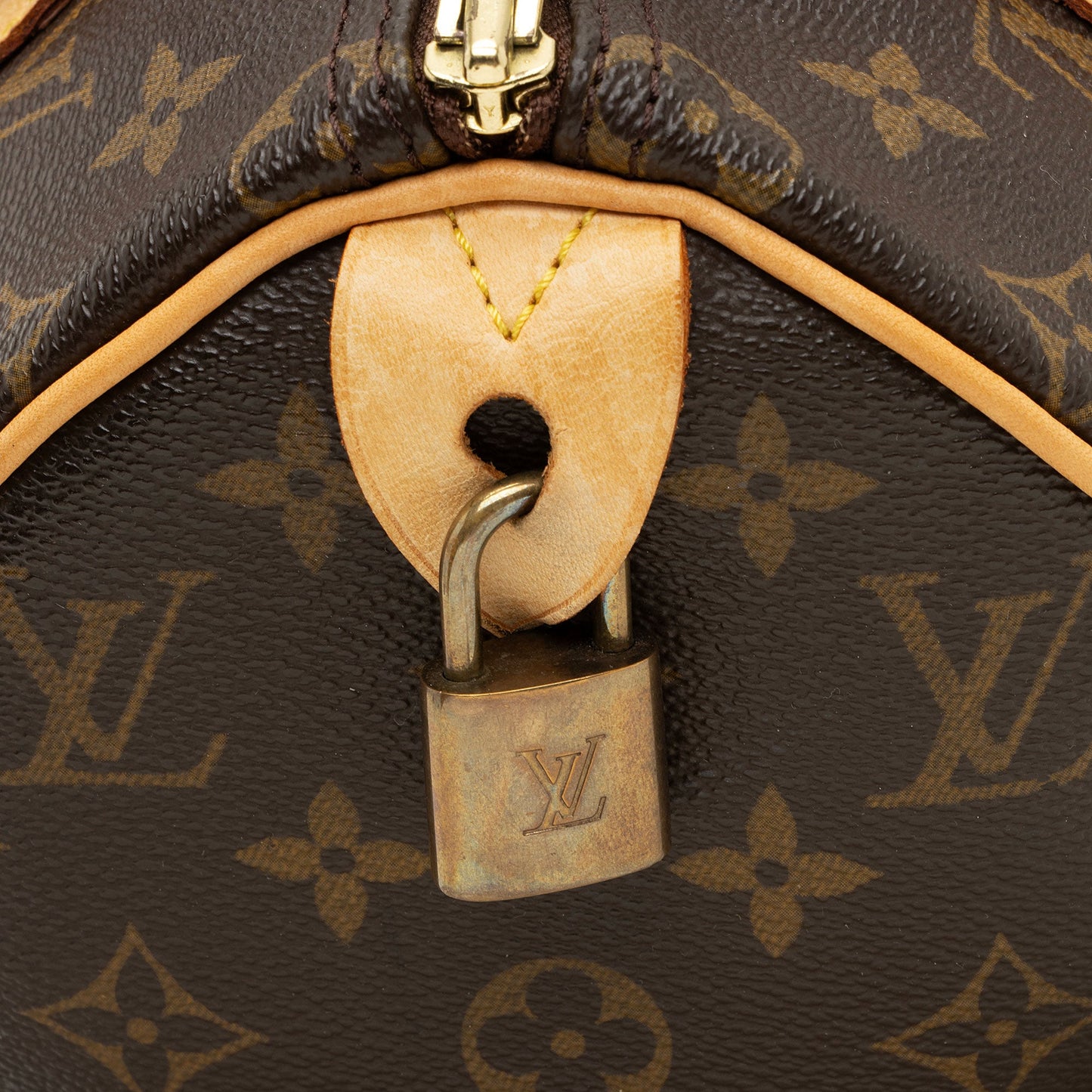 Louis Vuitton Monogram Canvas Speedy 25 Satchel (SHF-jH59Wo)