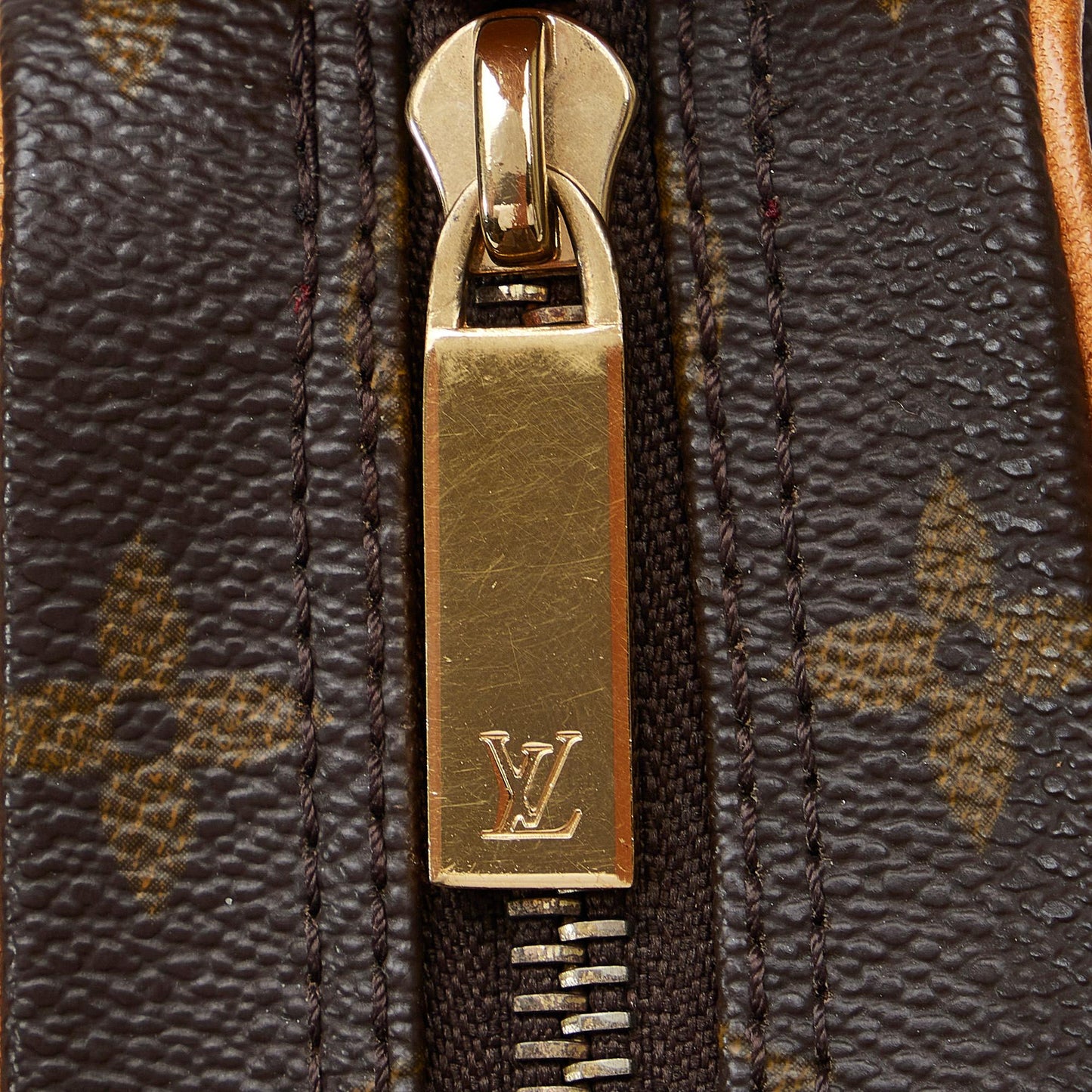 Louis Vuitton Monogram Croissant MM (SHG-rx7Zhn)