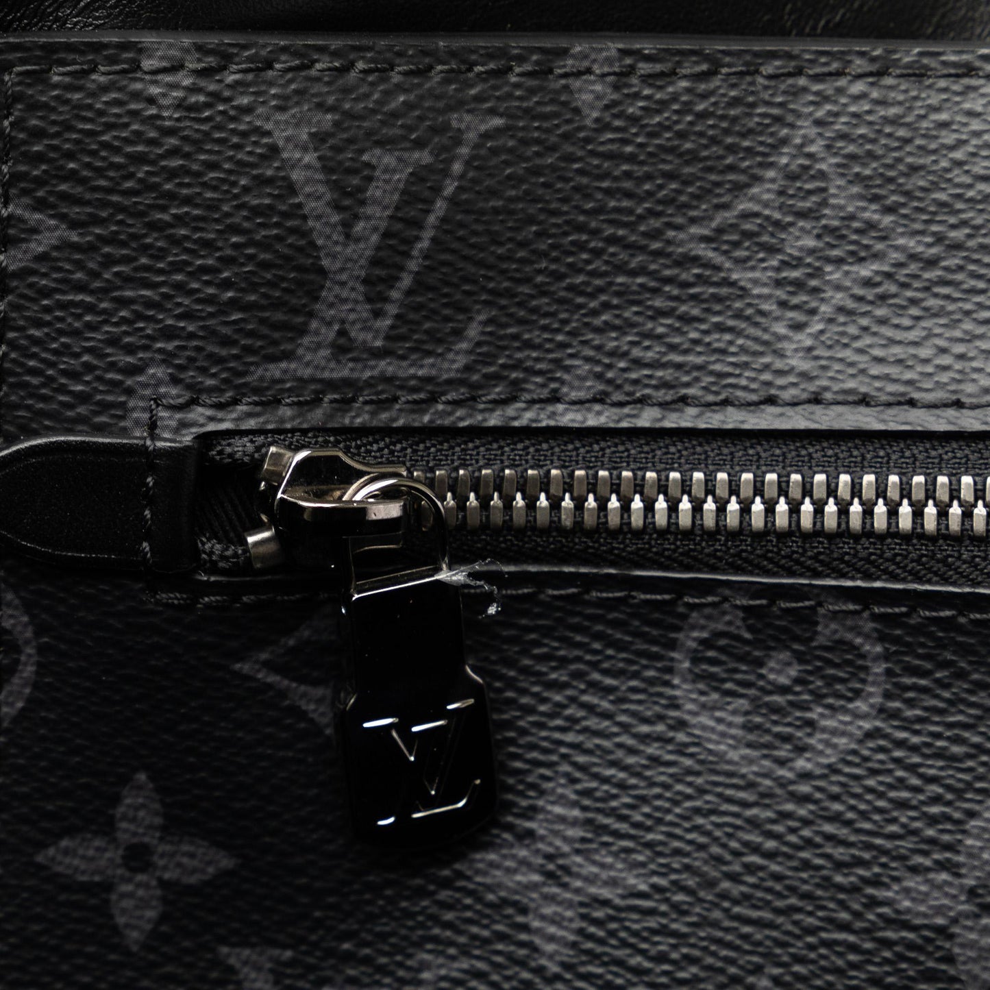 Louis Vuitton Monogram Eclipse Grand Sac Tote (SHG-PISBep)