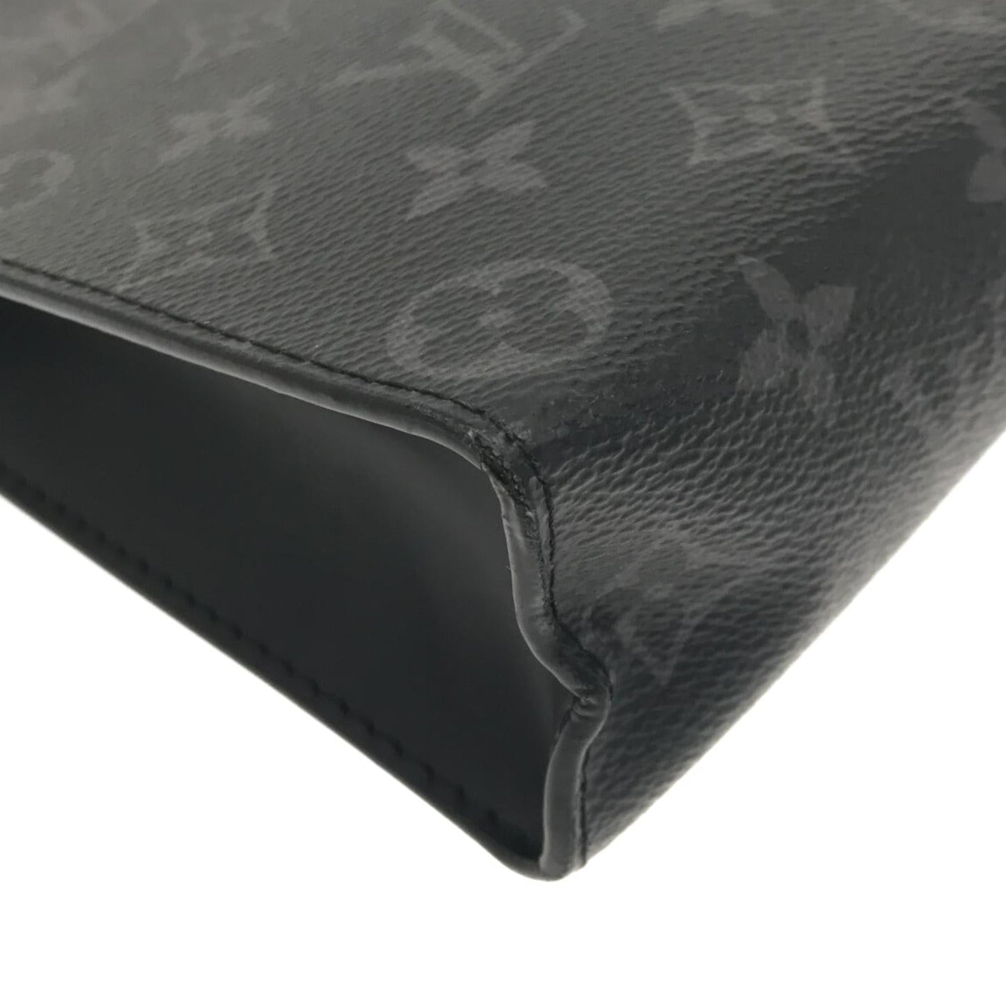 Louis Vuitton Monogram Eclipse Pochette Voyage MM (SHG-gbi7pV)