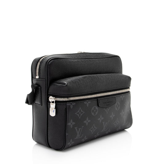 Louis Vuitton Monogram Eclipse Taiga Leather Outdoor Messenger Bag (SHF-UR0YAs)