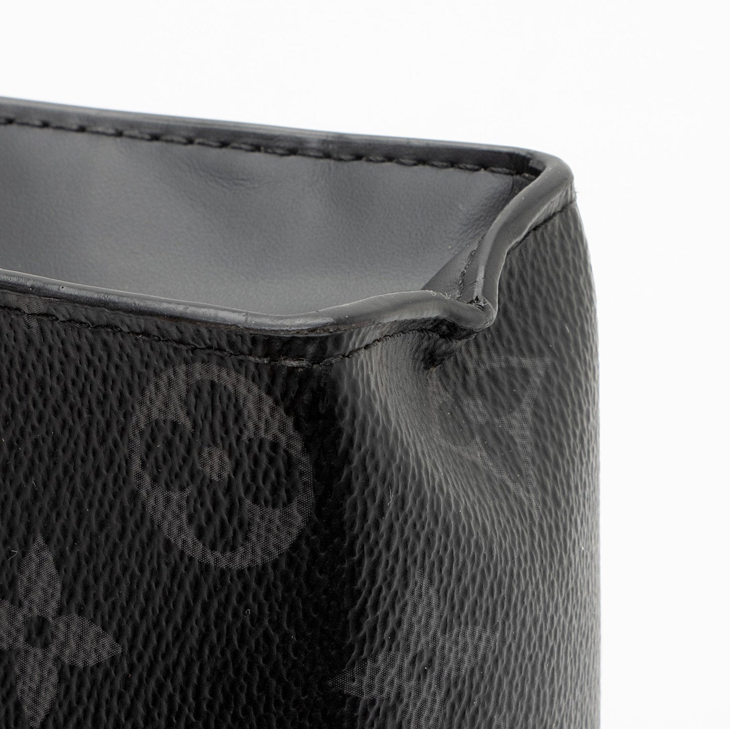 Louis Vuitton Monogram Eclipse Voyage MM Pochette (SHF-naXUvB)