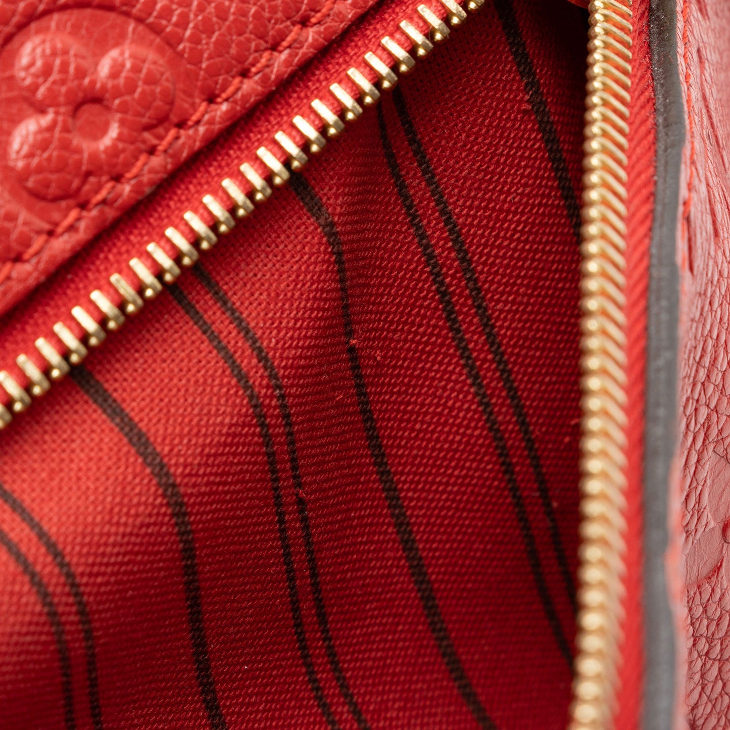 Louis Vuitton Monogram Empreinte Pochette Metis Shoulder Bag (SHF-Gx6O3b)