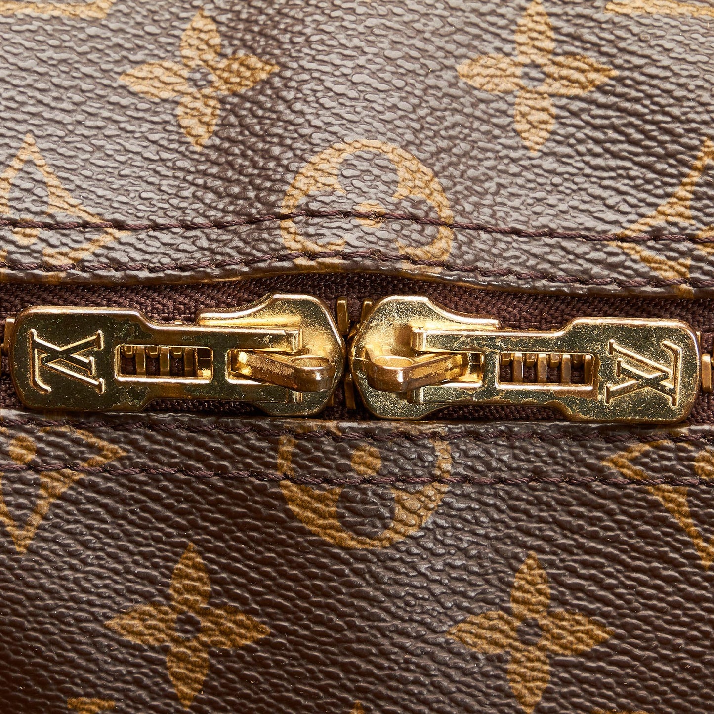 Louis Vuitton Monogram Keepall 50 (SHG-QtyFLB)