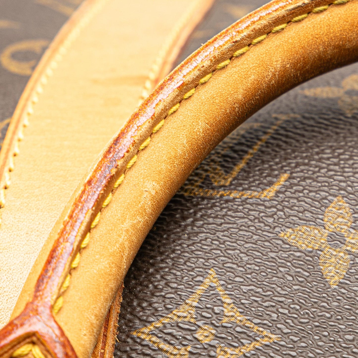 Louis Vuitton Monogram Keepall 50 (SHG-RvBq1W)