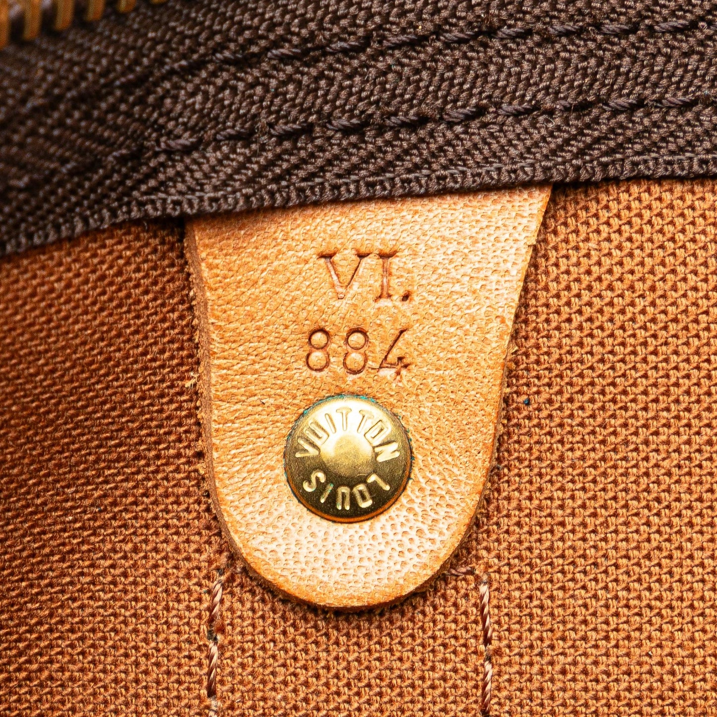 Louis Vuitton Monogram Keepall 50 (SHG-cVG0bL)