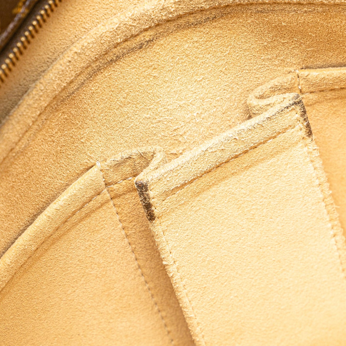 Louis Vuitton Monogram Luco (SHG-sl7LKG)
